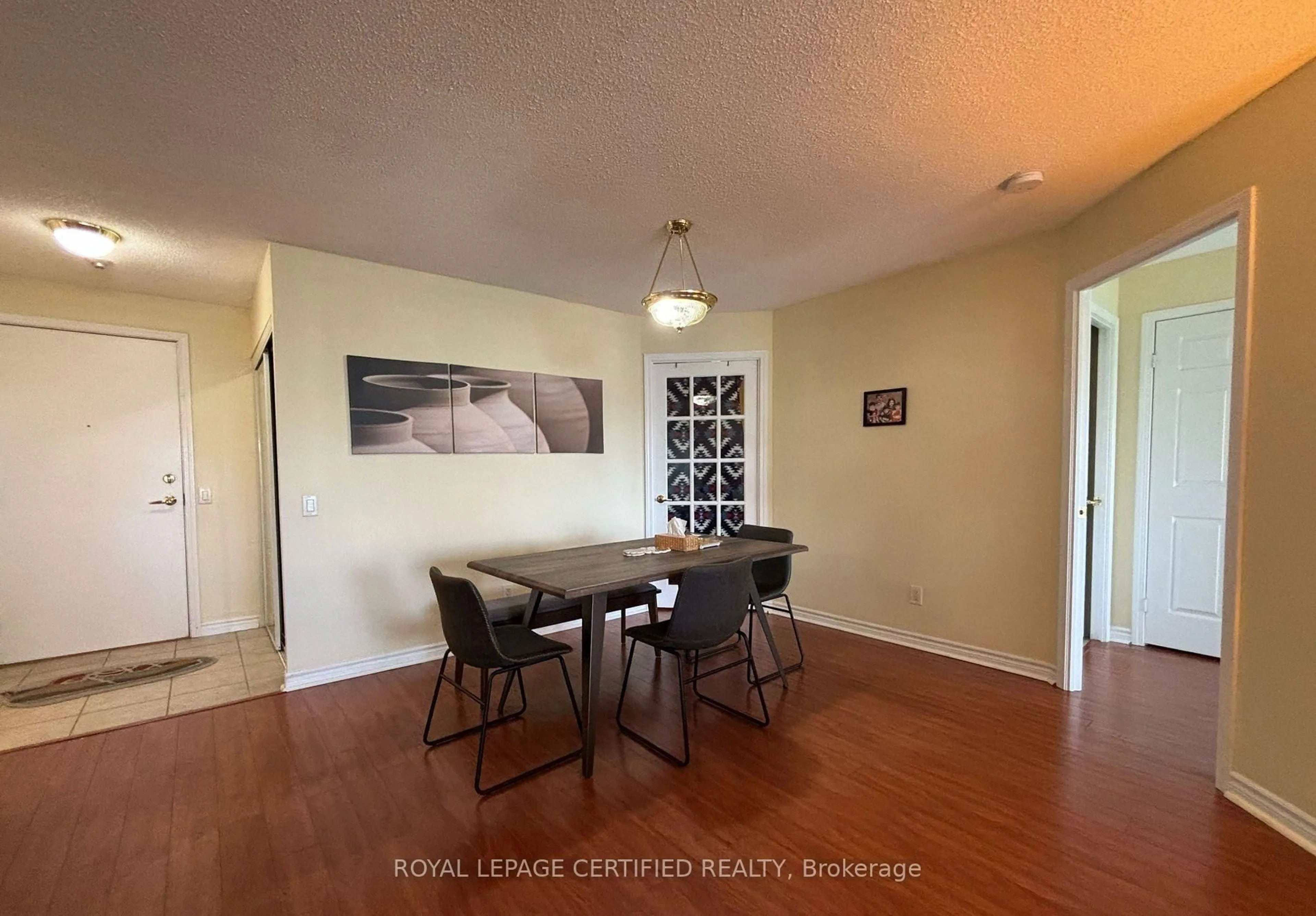 A pic of a room for 25 Kingsbridge Garden Circ #1526, Mississauga Ontario L5R 3Z5