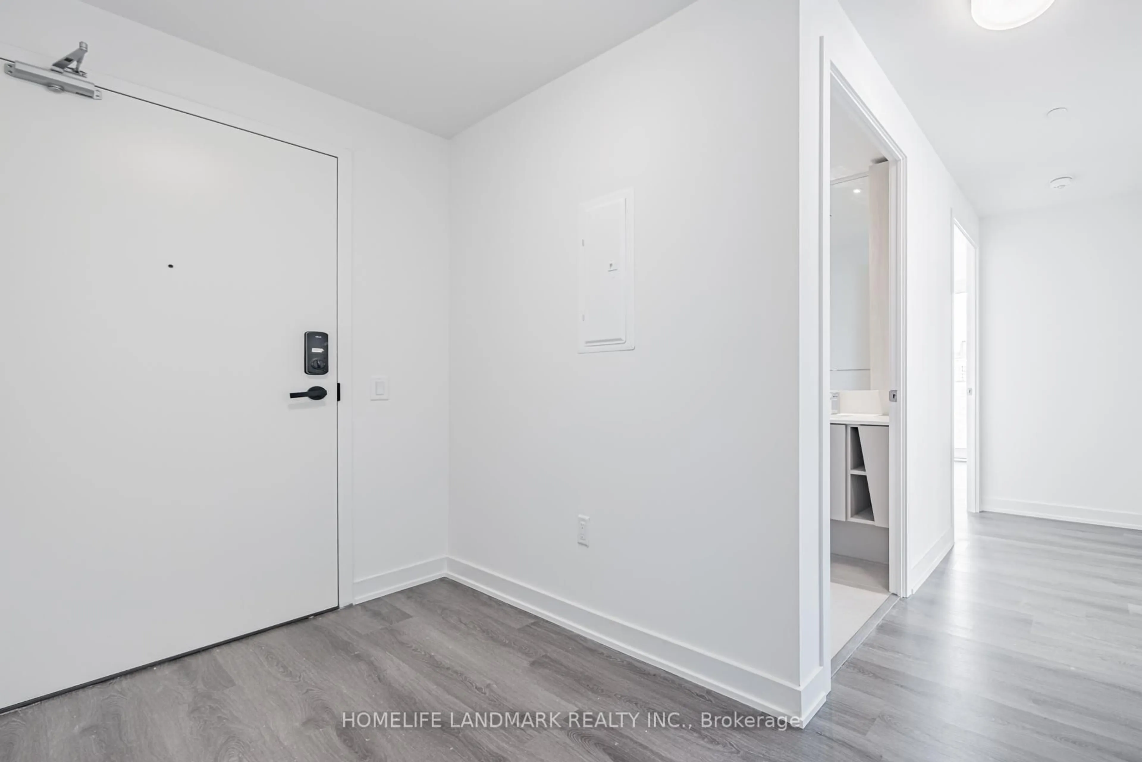 Indoor entryway for 3883 Quartz Rd #2304, Mississauga Ontario L5B 0M4