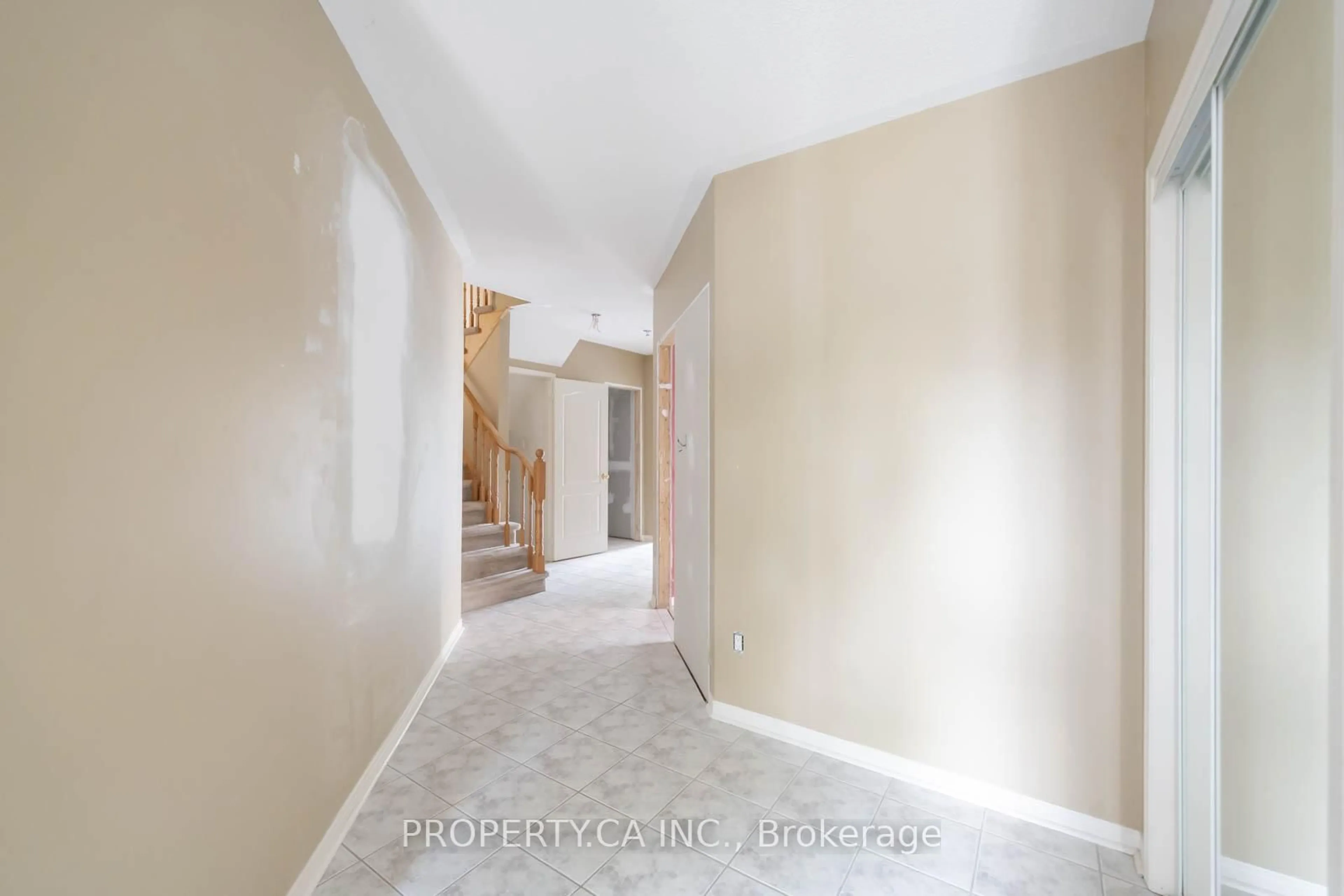 Indoor foyer for 18 Cobbler St, Brampton Ontario L6X 4T5