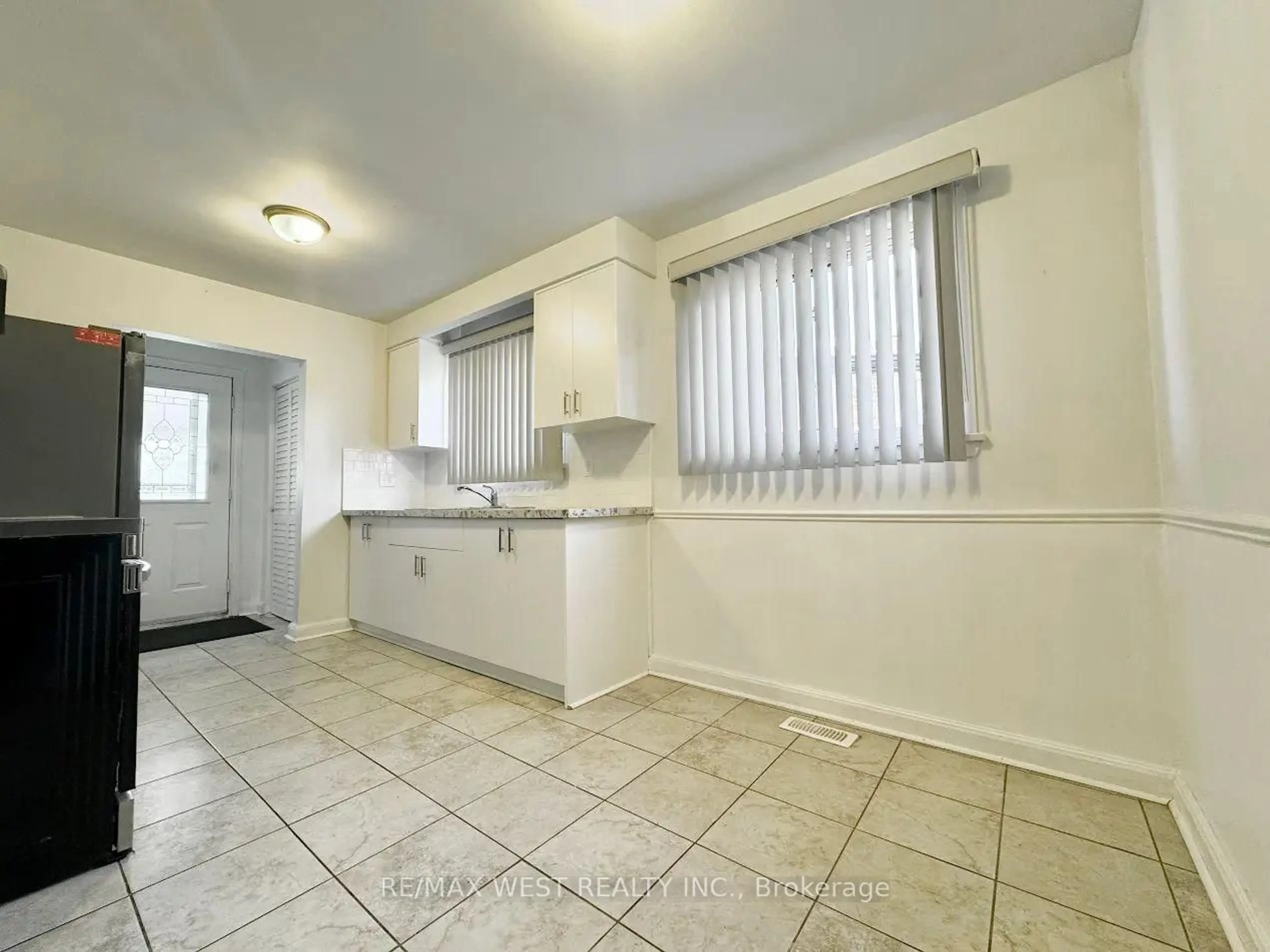 A pic of a room for 25 Bimini Cres, Toronto Ontario M3N 1S1