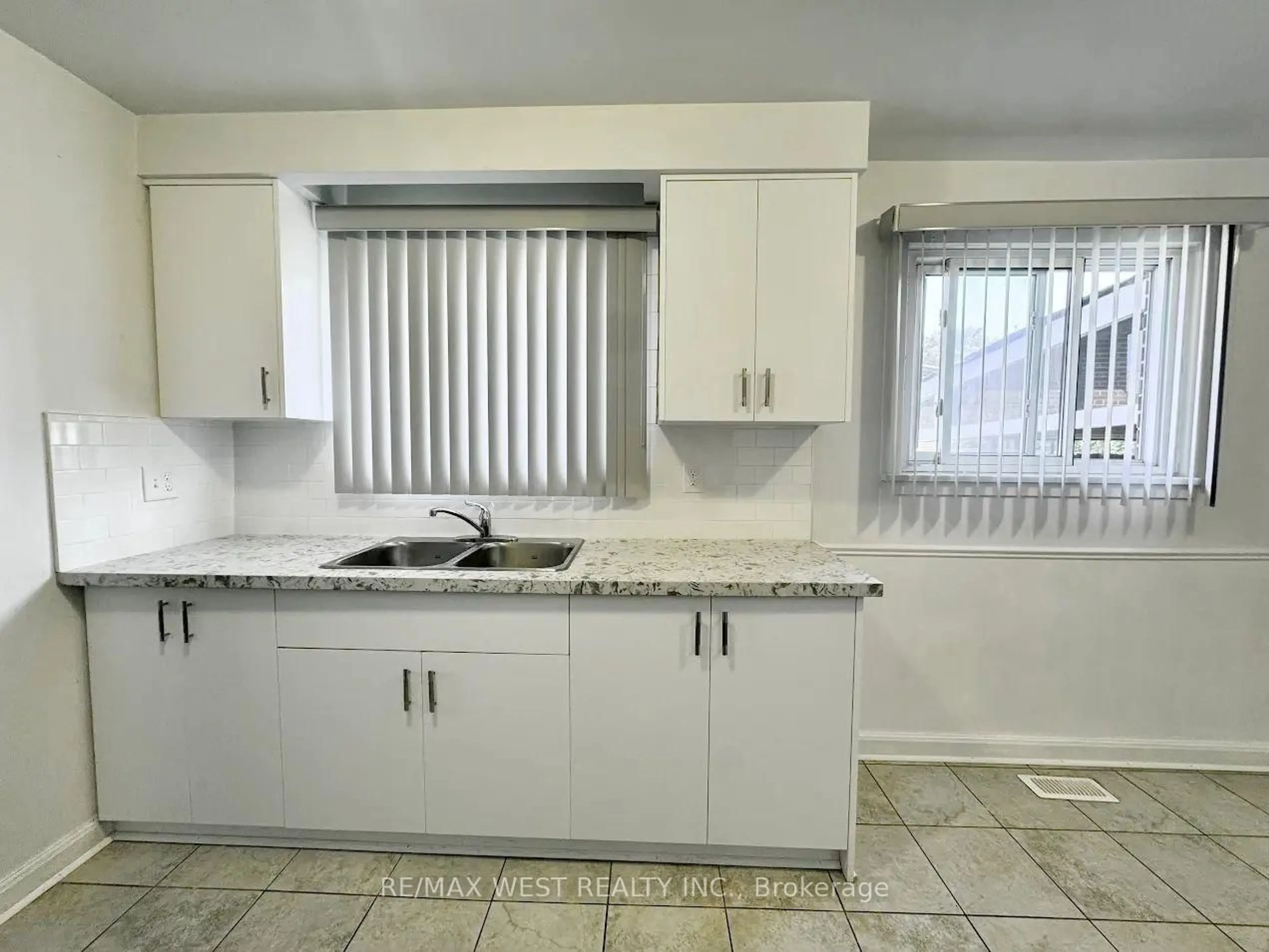 Standard kitchen, unknown for 25 Bimini Cres, Toronto Ontario M3N 1S1