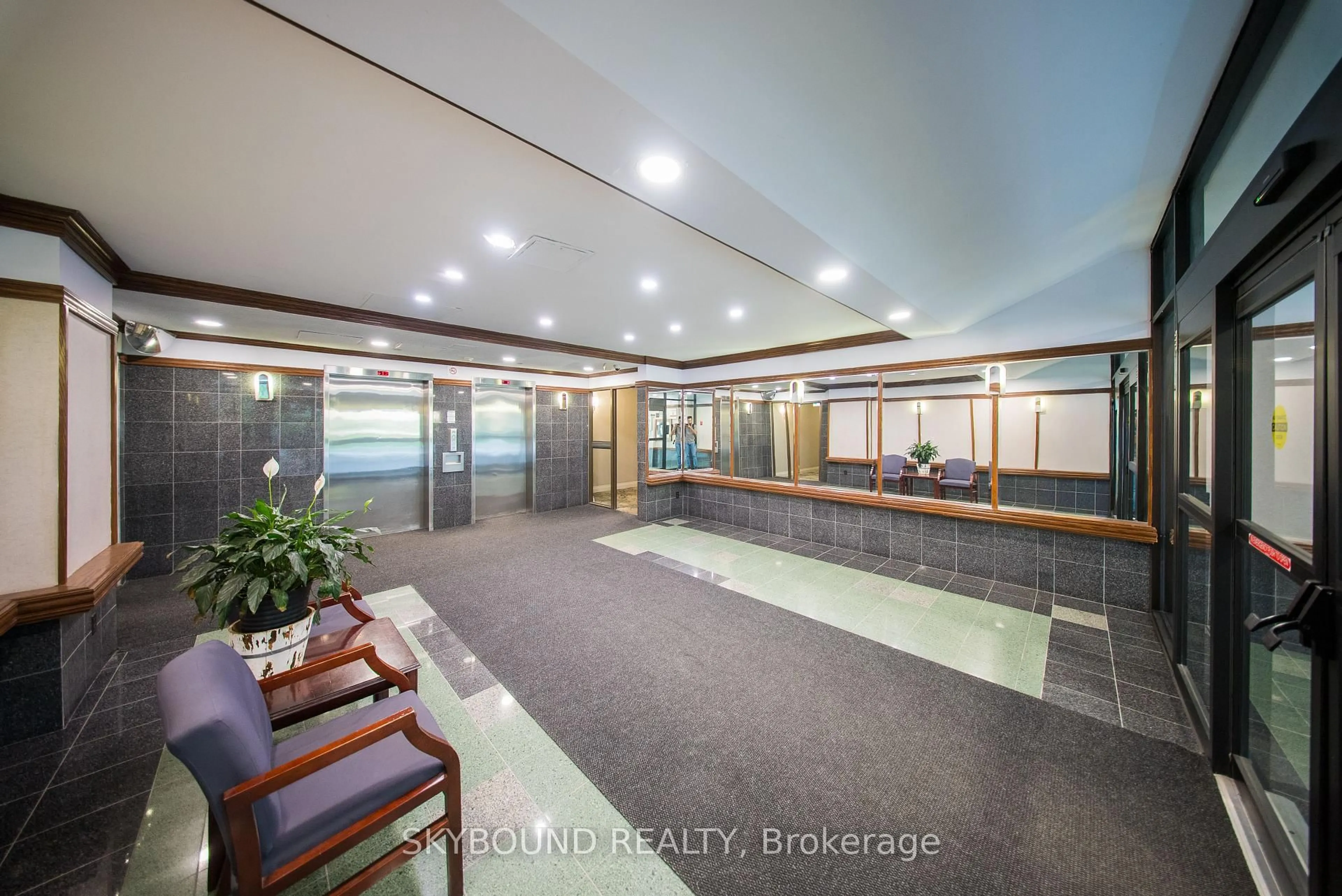 Unknown for 355 Rathburn Rd #1204, Mississauga Ontario L4Z 1H4