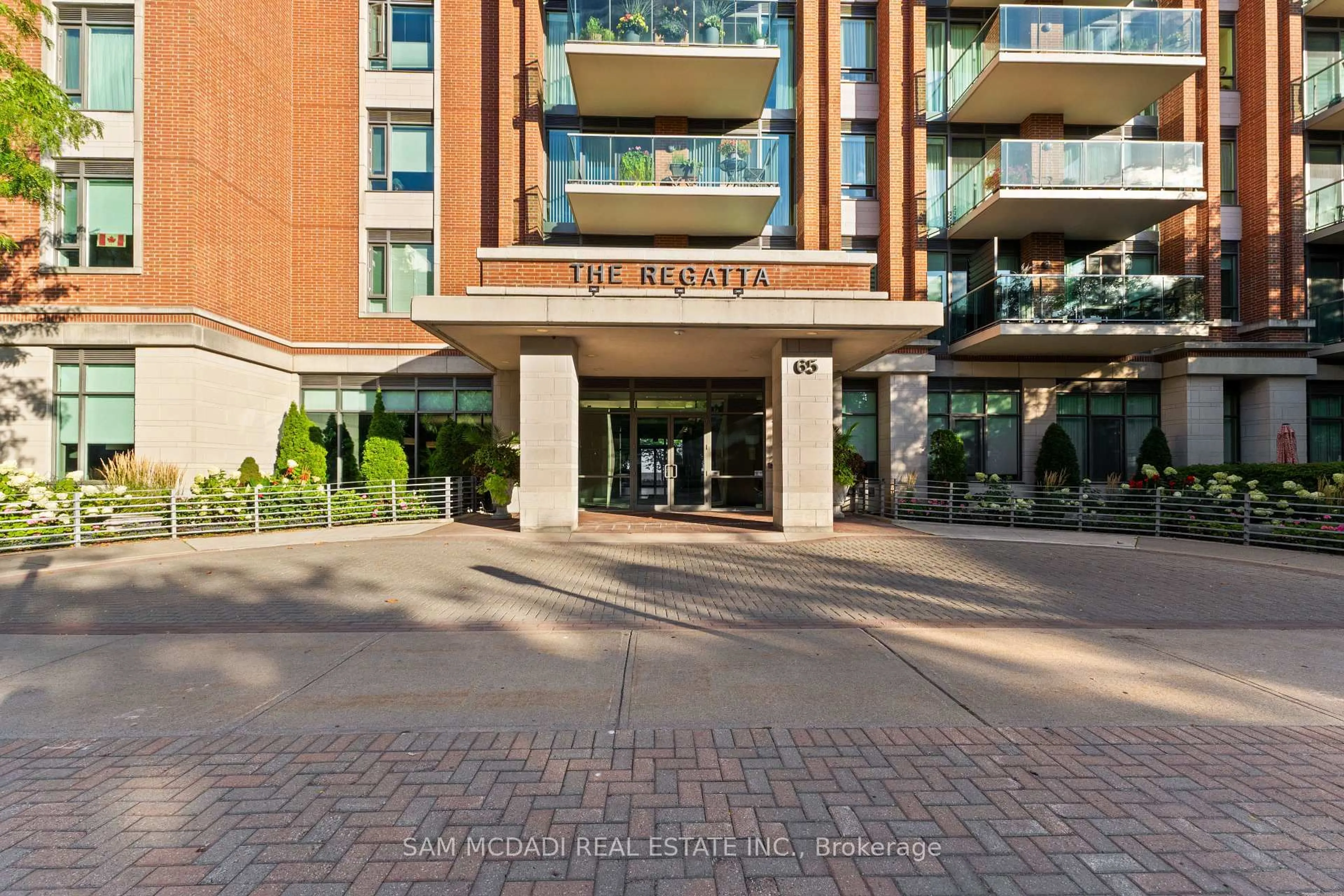 Indoor foyer for 65 Port St #509, Mississauga Ontario L5G 4V3