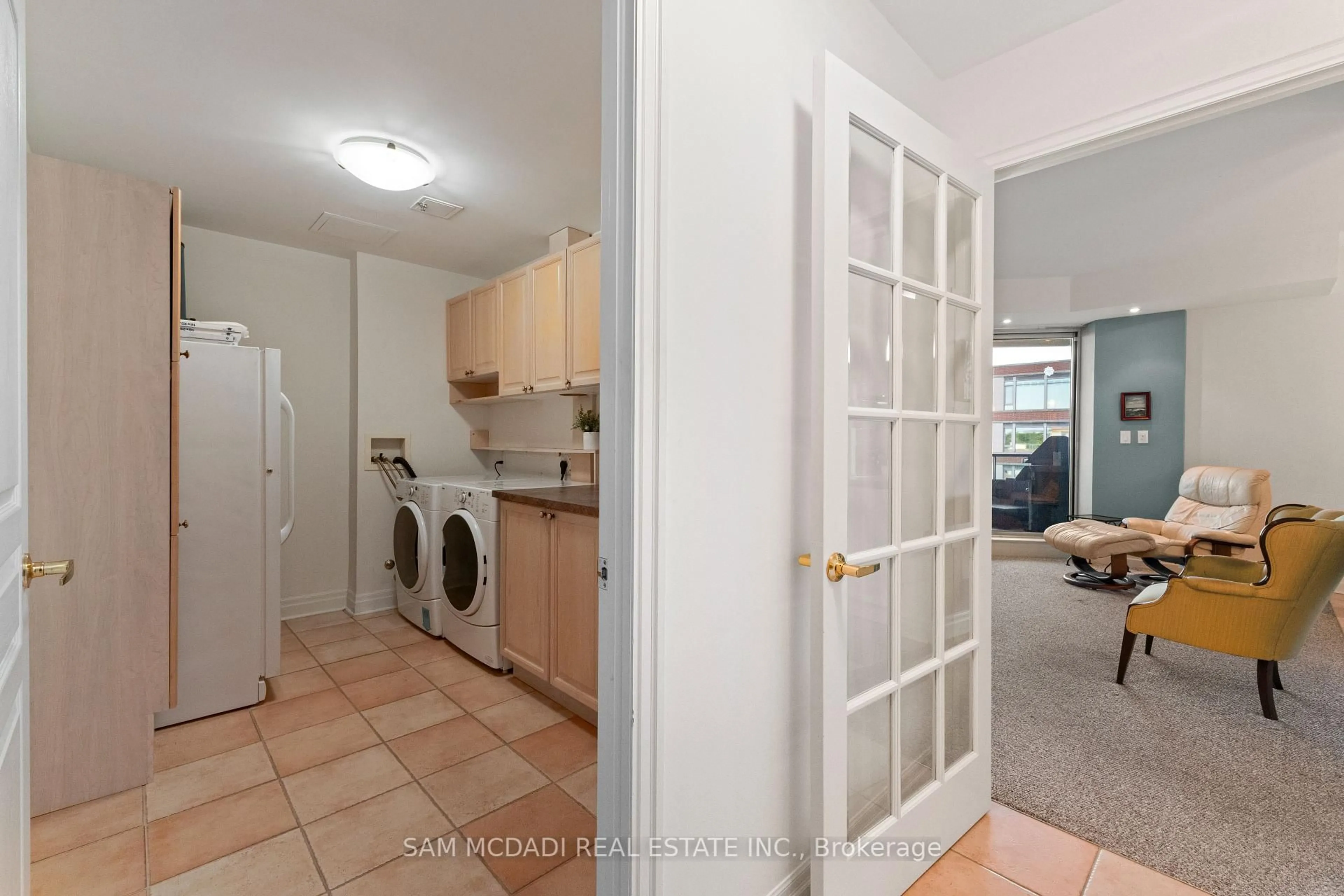 Laundry room for 65 Port St #509, Mississauga Ontario L5G 4V3