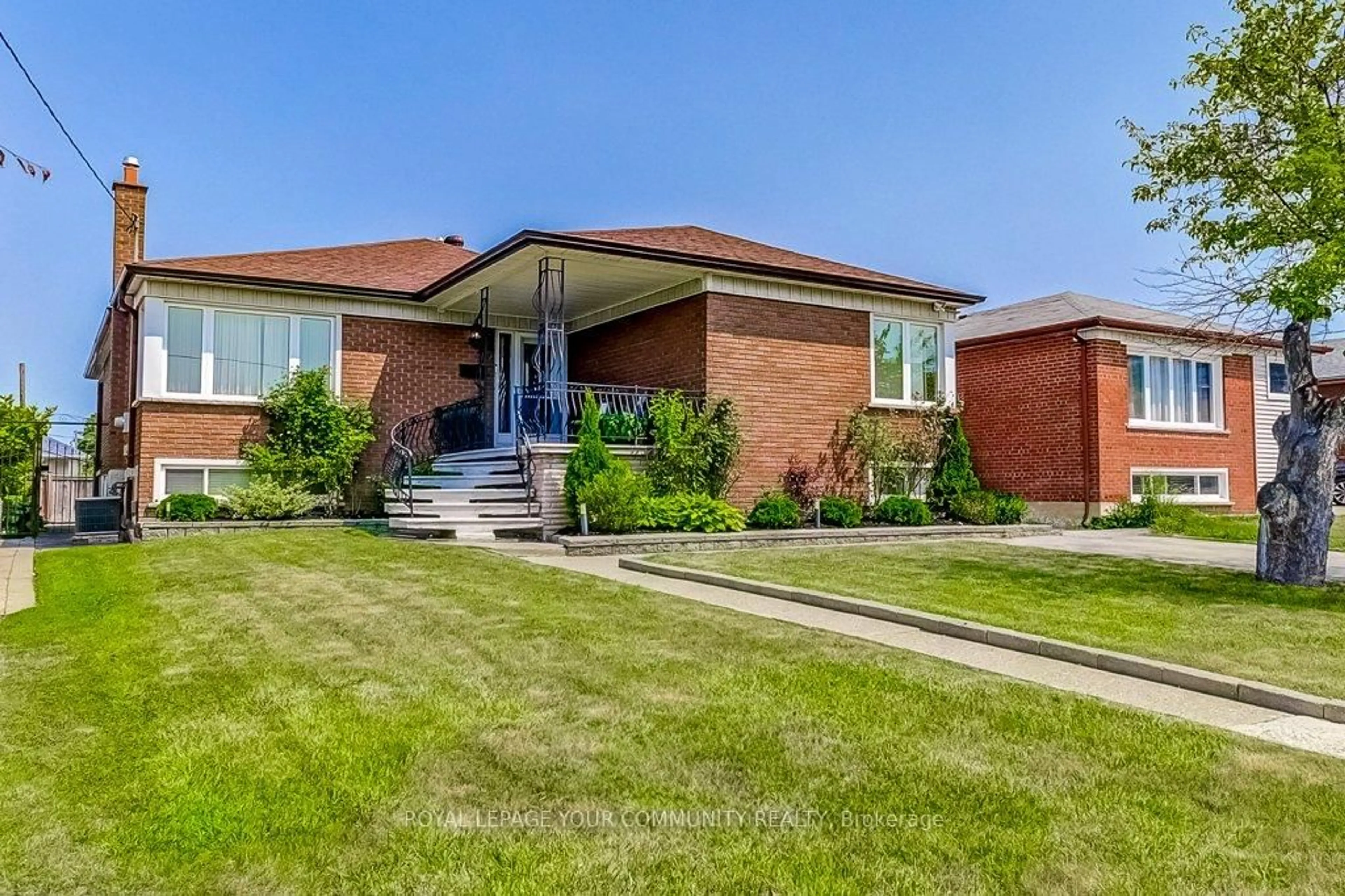 Home with brick exterior material, street for 52 Whitburn Cres, Toronto Ontario M3M 2S4