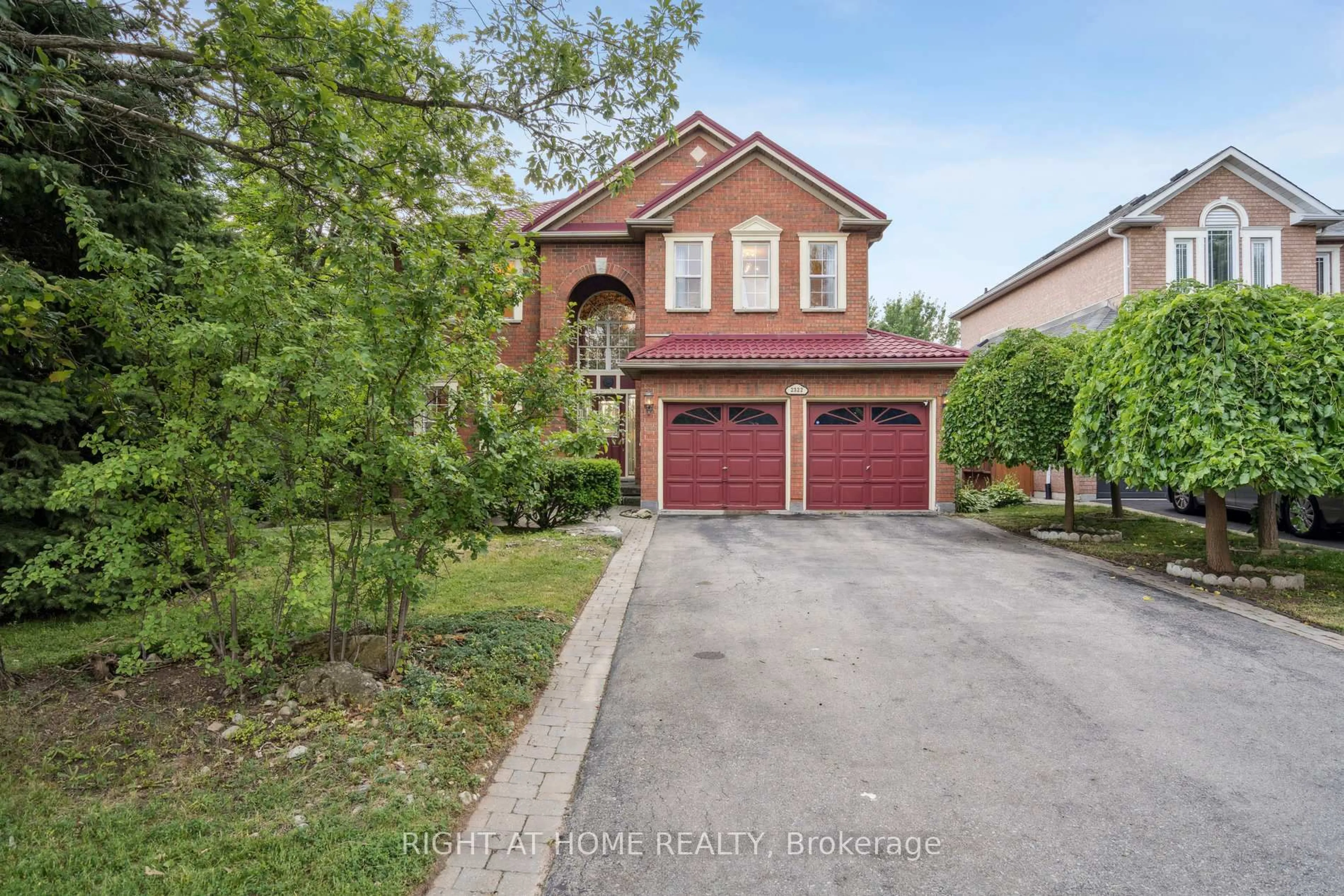 Home with brick exterior material, street for 2322 Woodridge Way, Oakville Ontario L6H 6S3