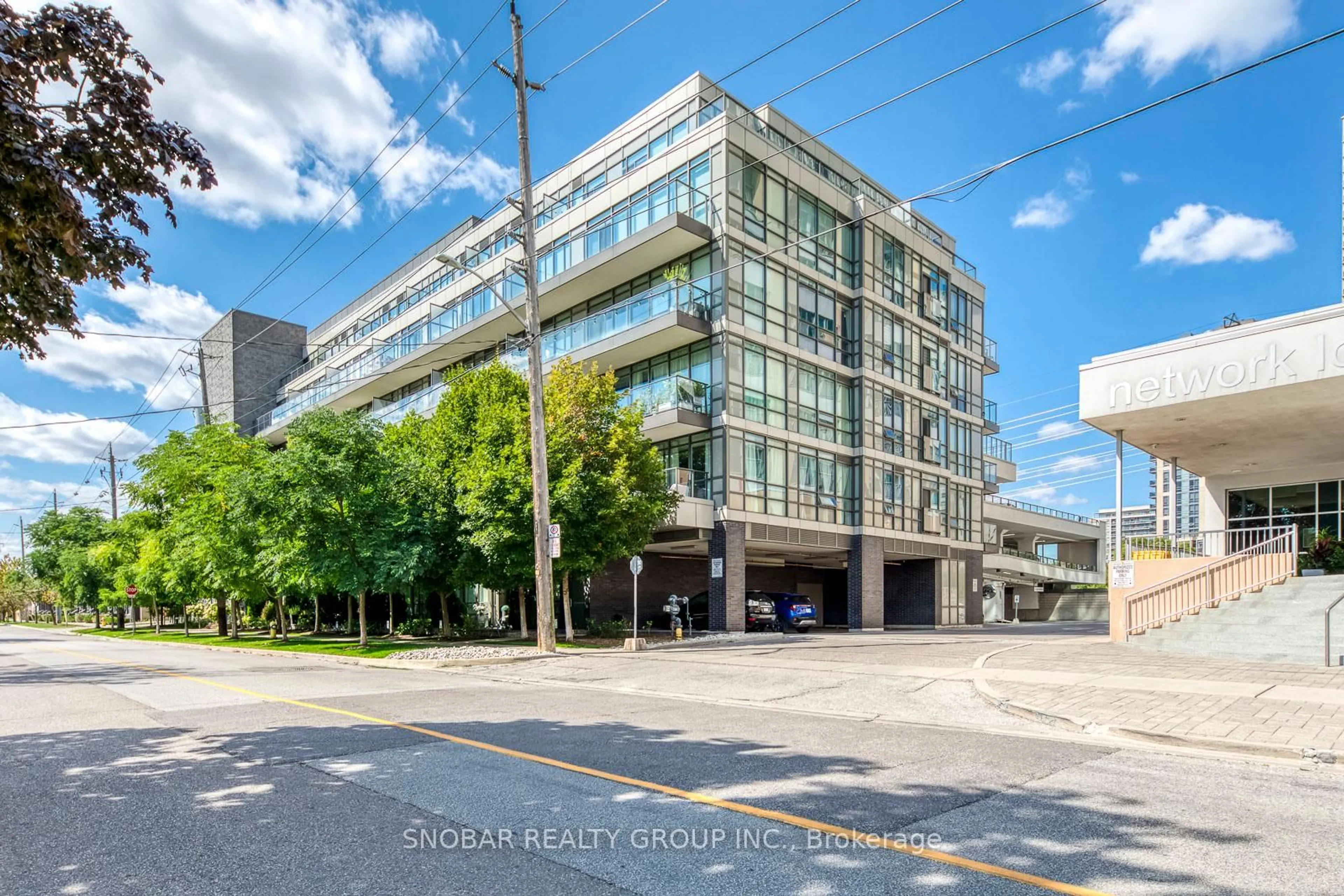 Indoor foyer for 8 Fieldway Rd #504, Toronto Ontario M8Z 0C3