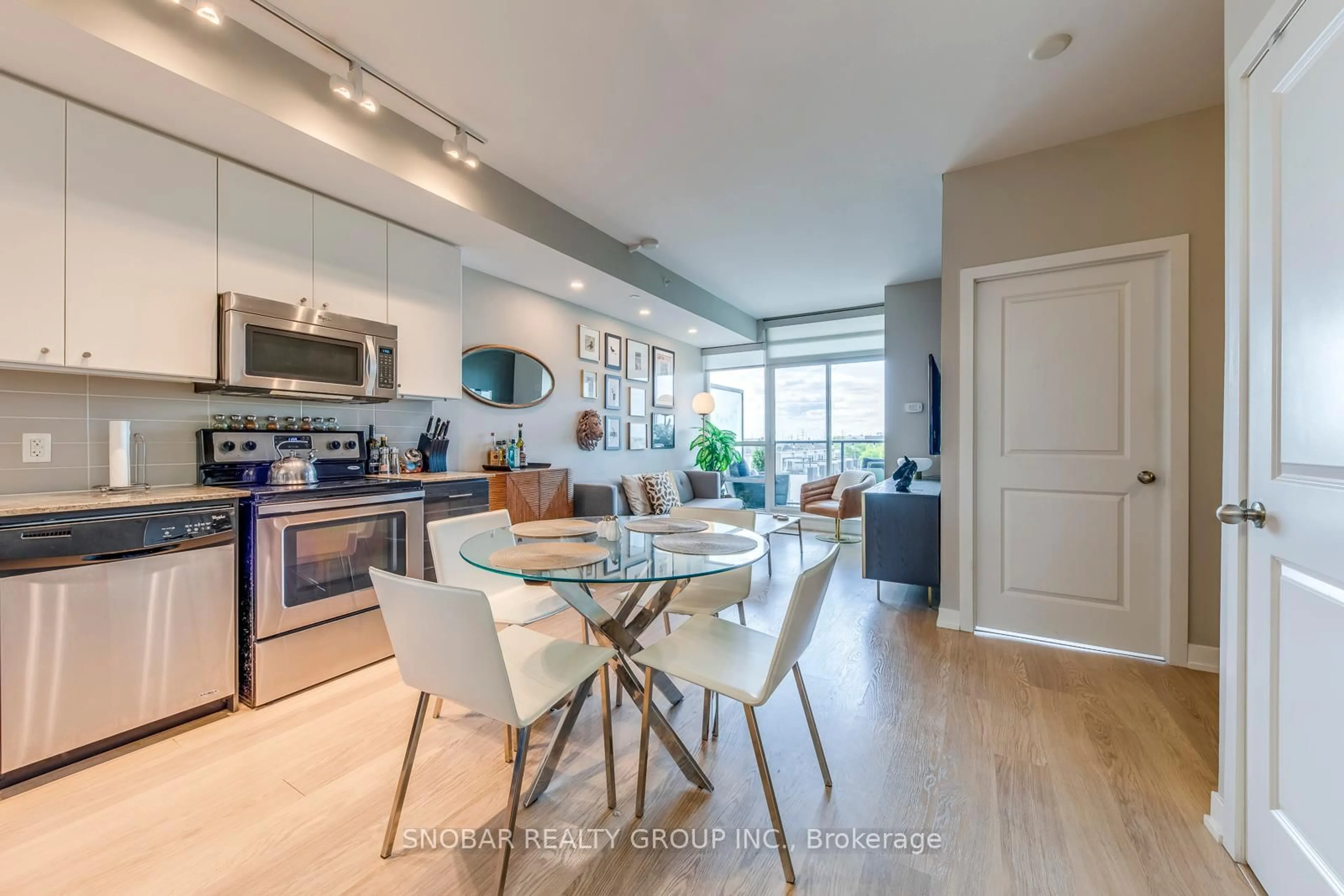 Open concept kitchen, unknown for 8 Fieldway Rd #504, Toronto Ontario M8Z 0C3