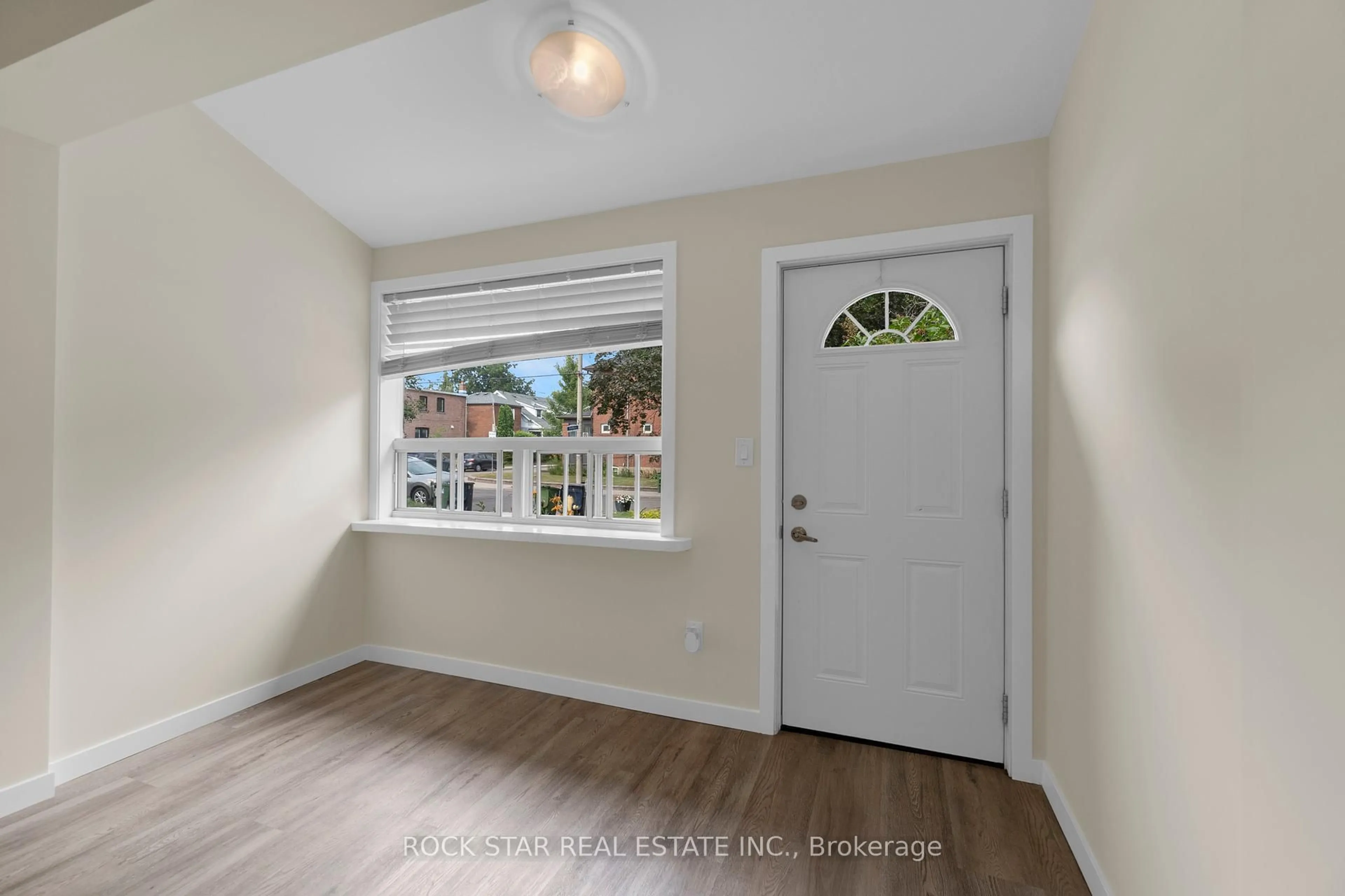 Indoor entryway for 66 Watson Ave, Toronto Ontario M6S 4E1