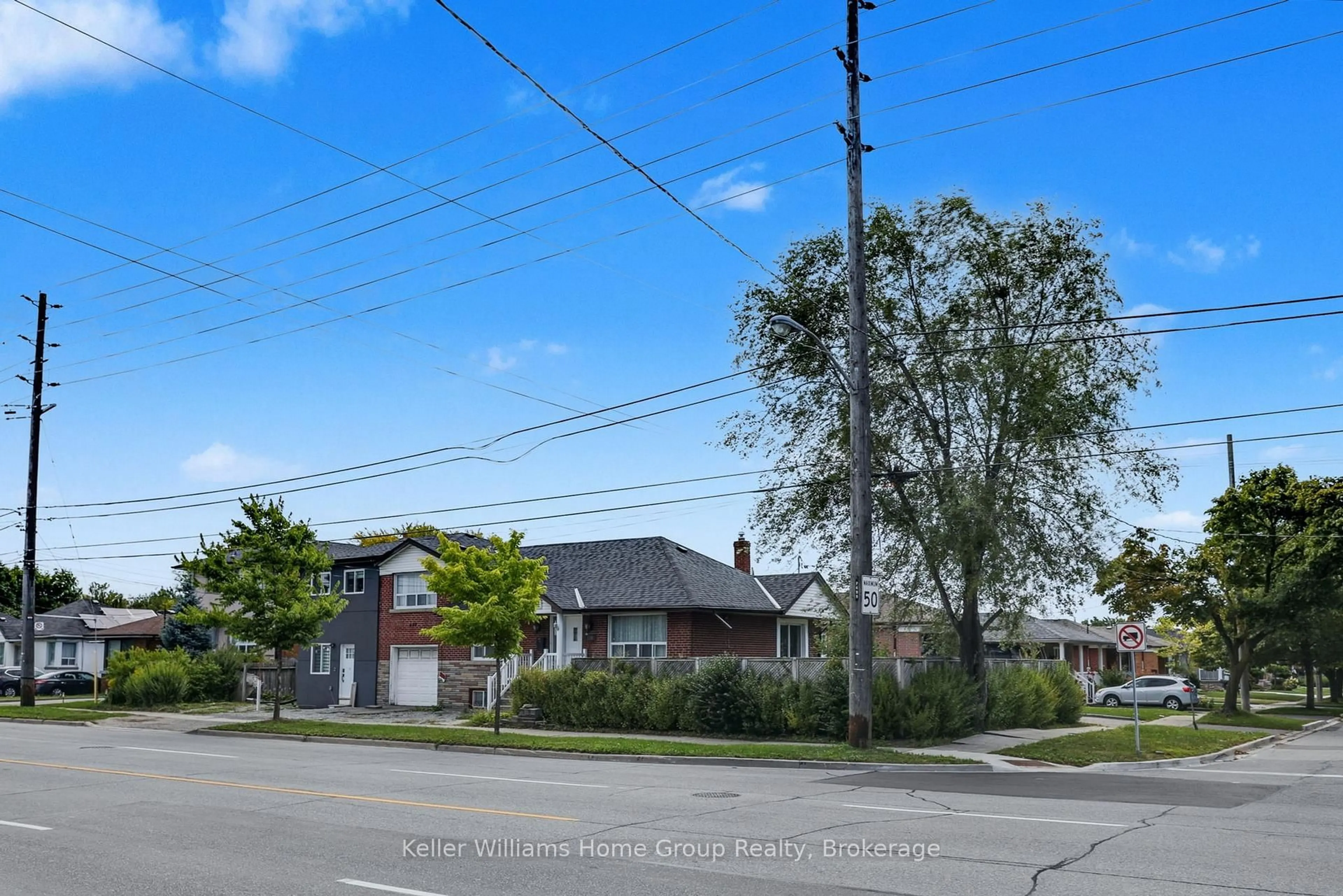 A pic from outside/outdoor area/front of a property/back of a property/a pic from drone, street for 497-499 Evans Ave, Toronto Ontario M8W 2V2