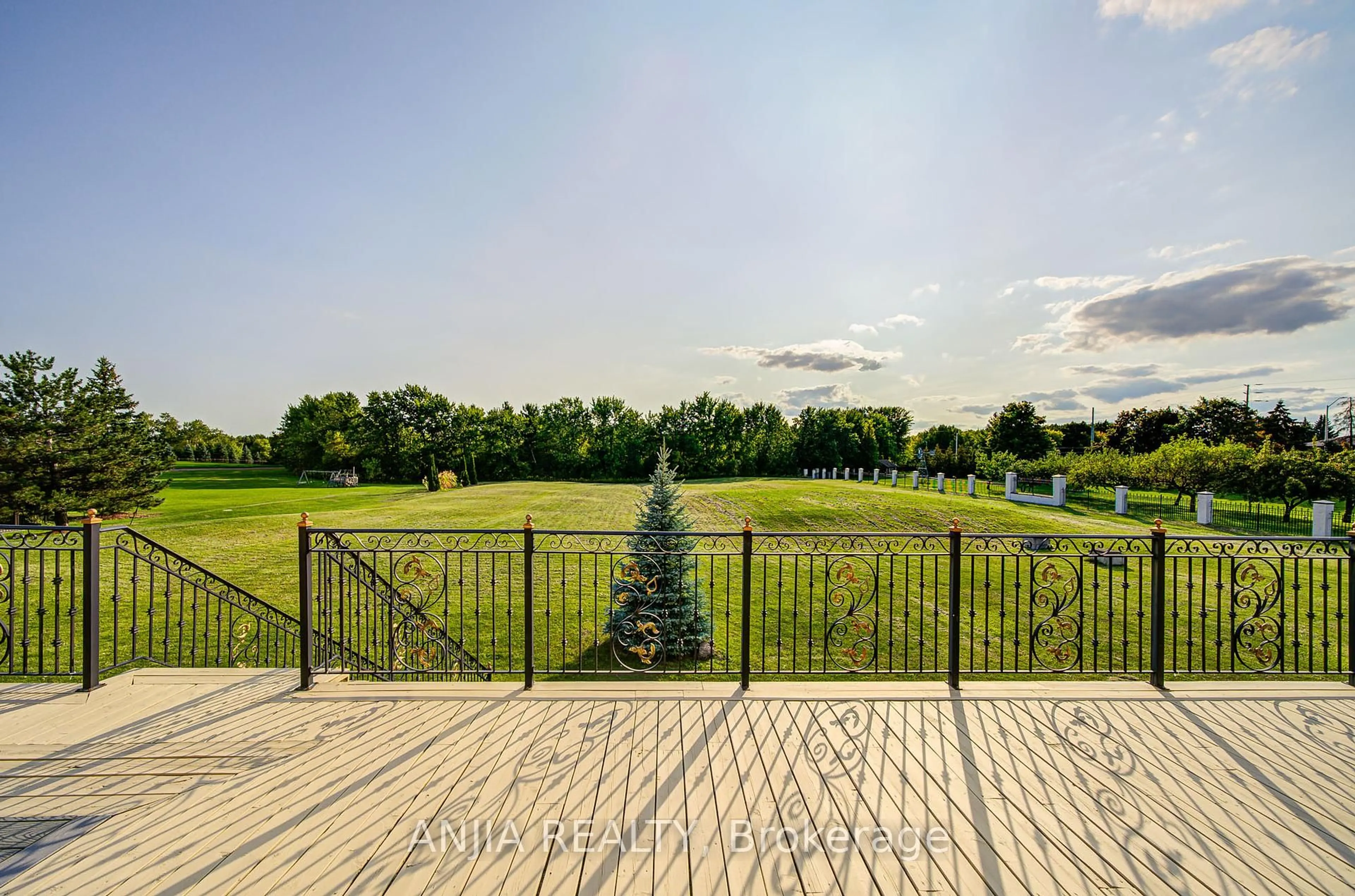 A pic from outside/outdoor area/front of a property/back of a property/a pic from drone, water/lake/river/ocean view for 44 Bellini Ave, Brampton Ontario L6P 0E2