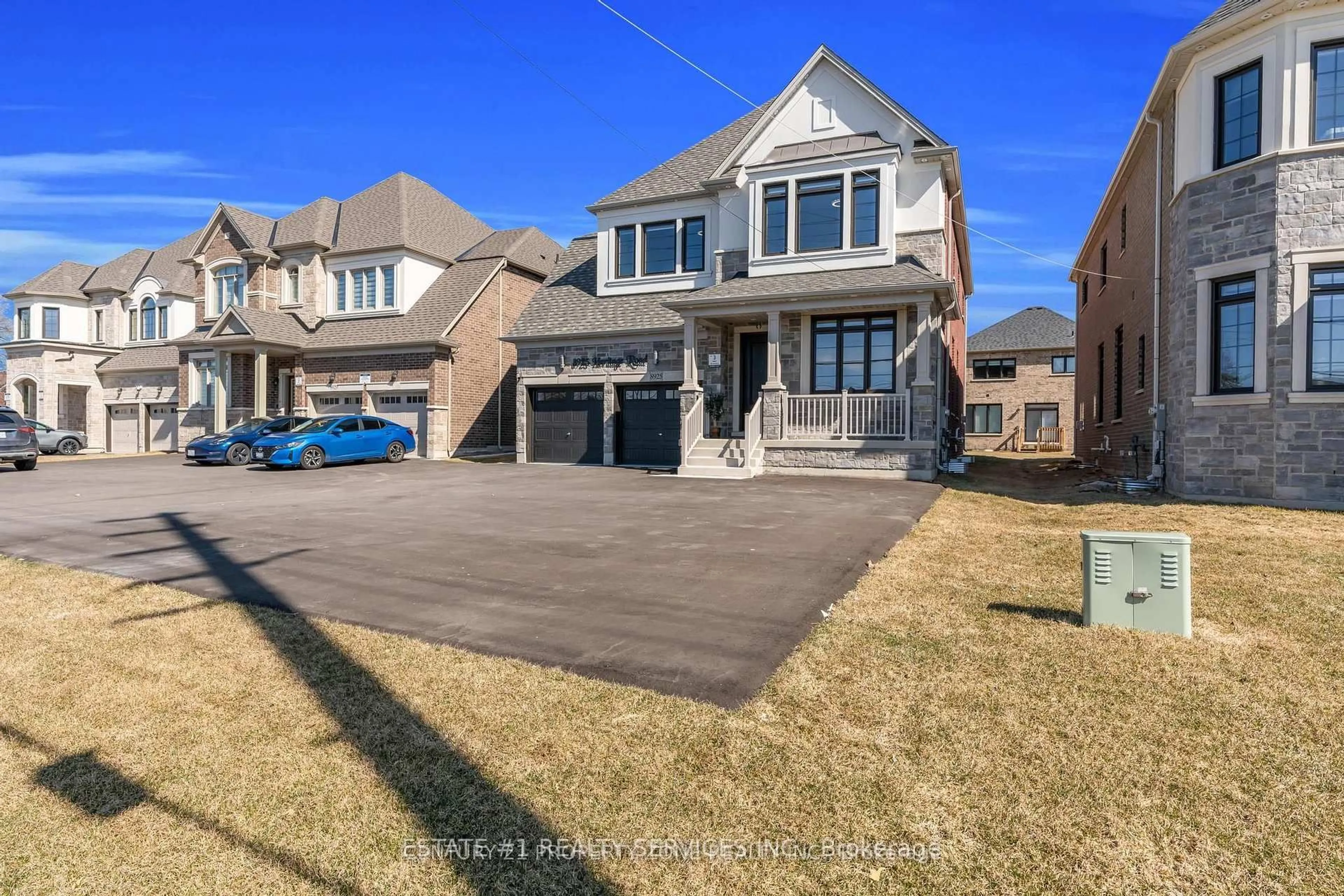Unknown for 8925 Heritage Rd, Brampton Ontario L6Y 0C9