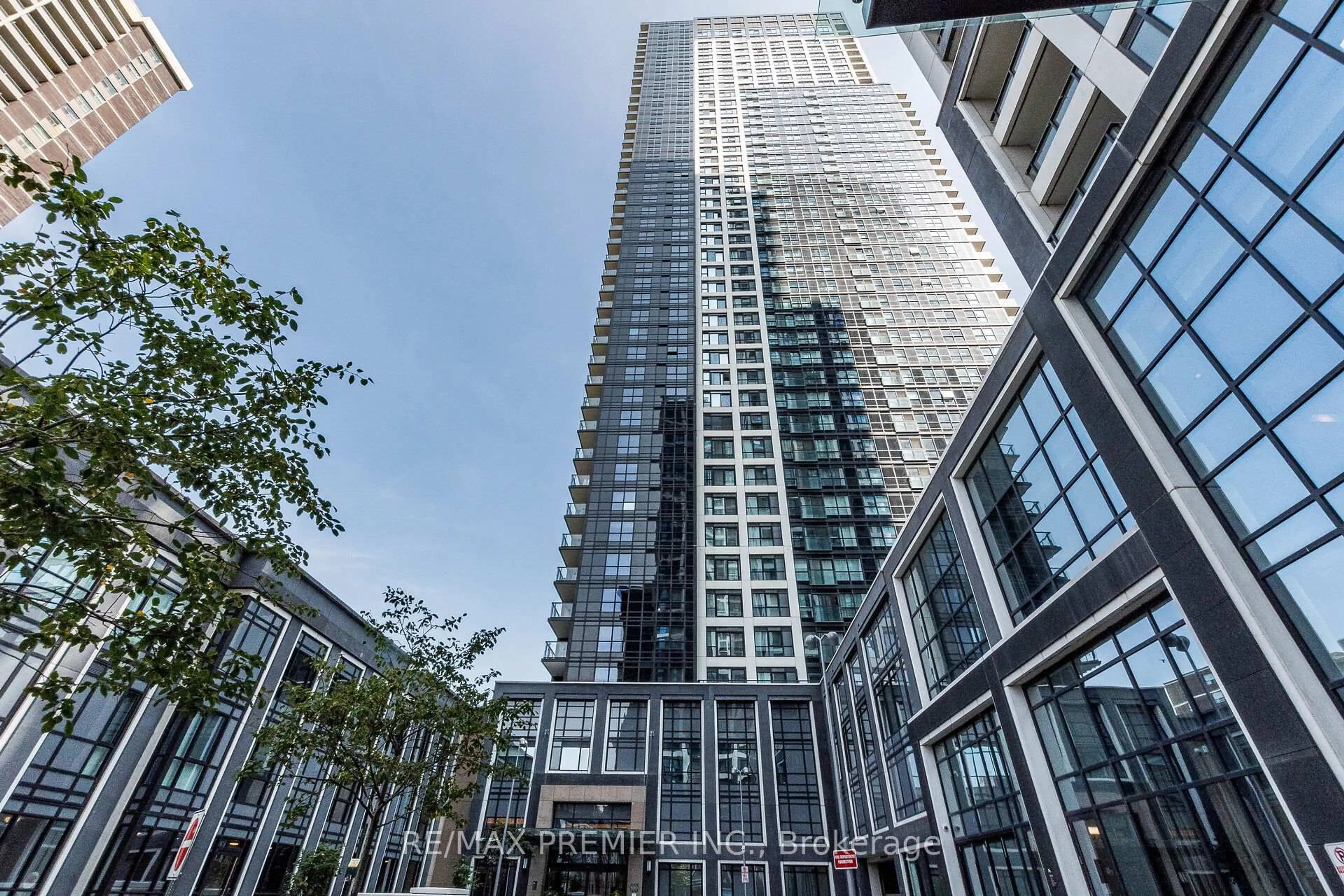 Indoor foyer for 5 Mabelle Ave #1029, Toronto Ontario M9A 0C8