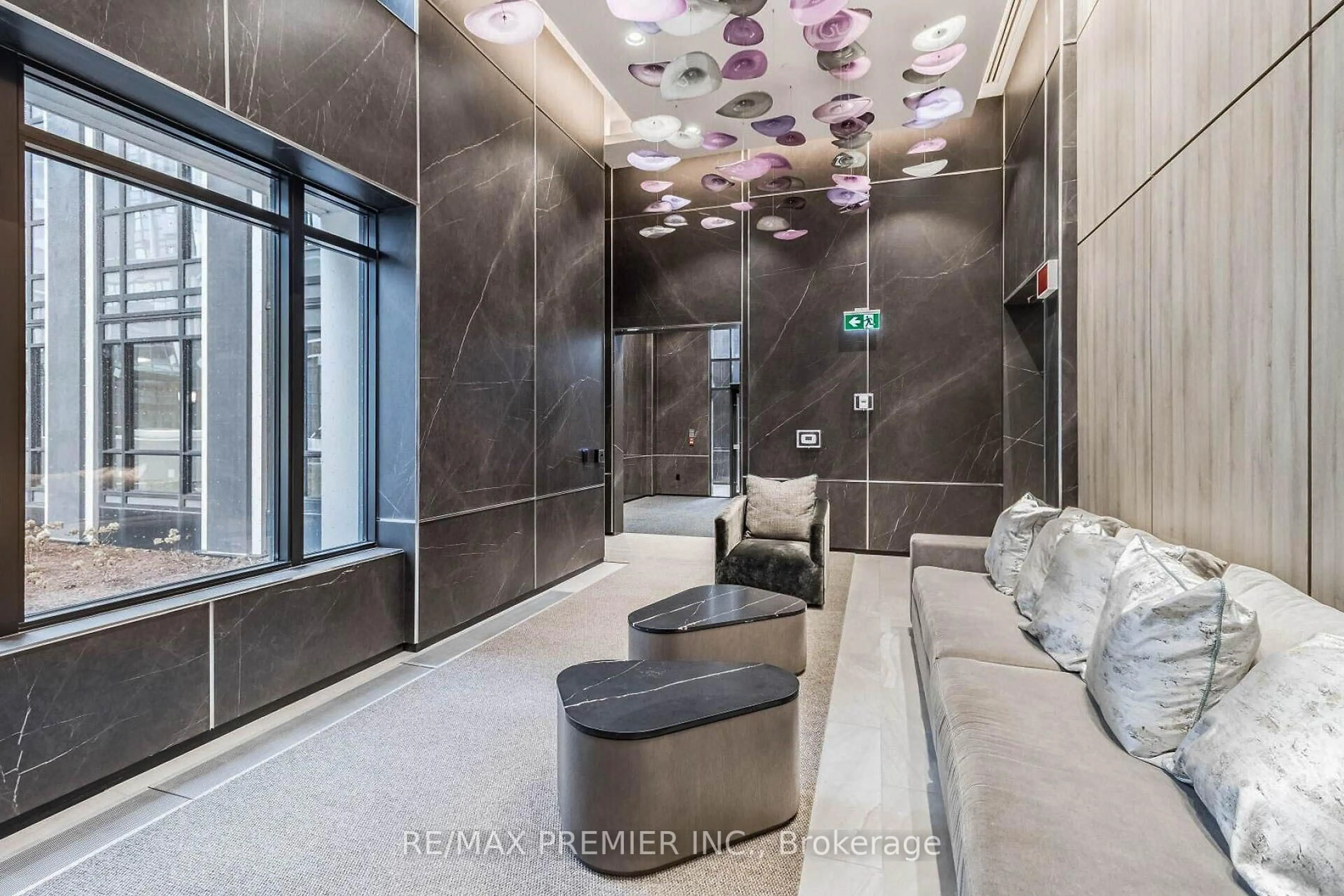 Indoor foyer for 5 Mabelle Ave #1029, Toronto Ontario M9A 0C8