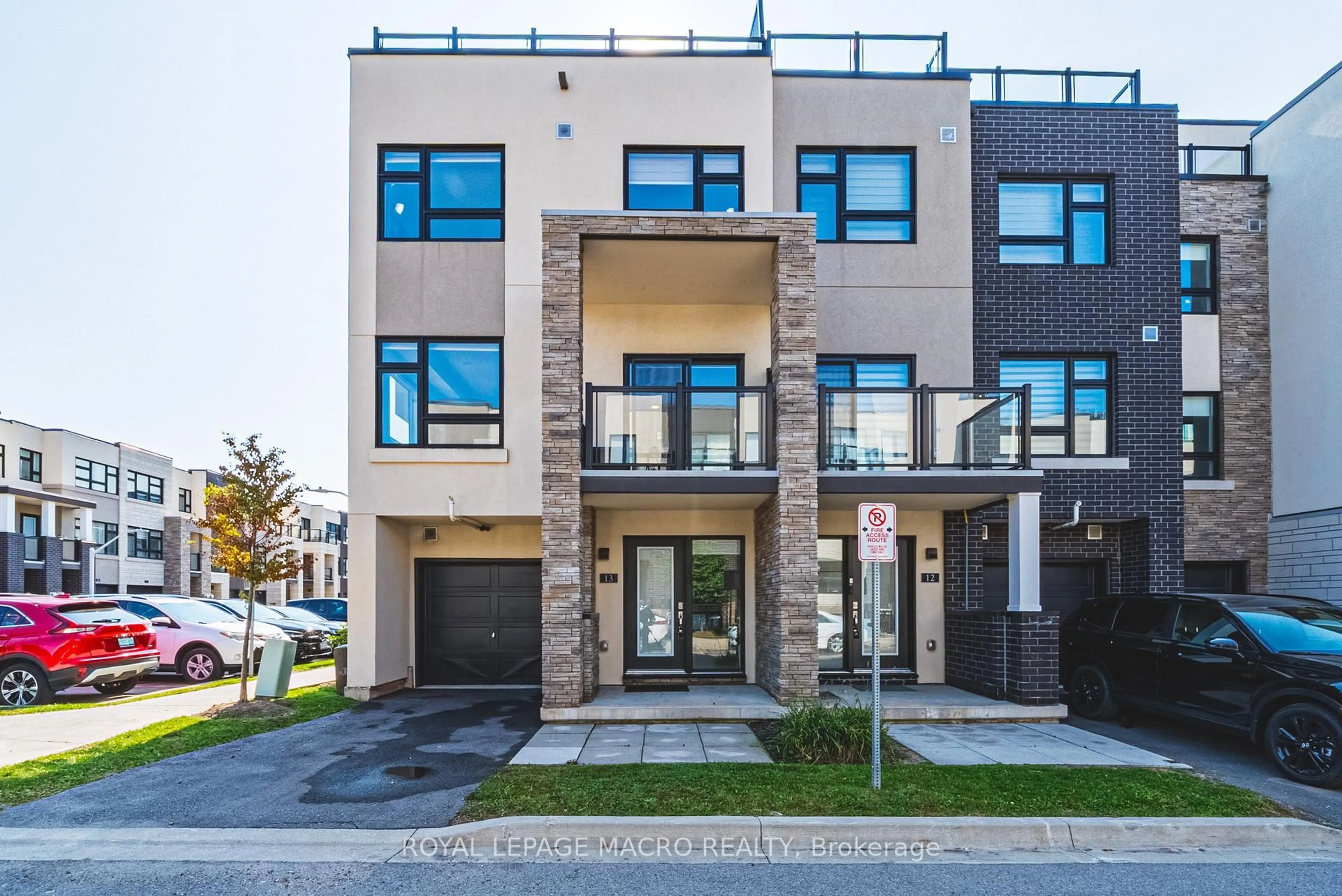 Home with brick exterior material, street for 1121 Cooke Blvd #13, Burlington Ontario L7T 0C3