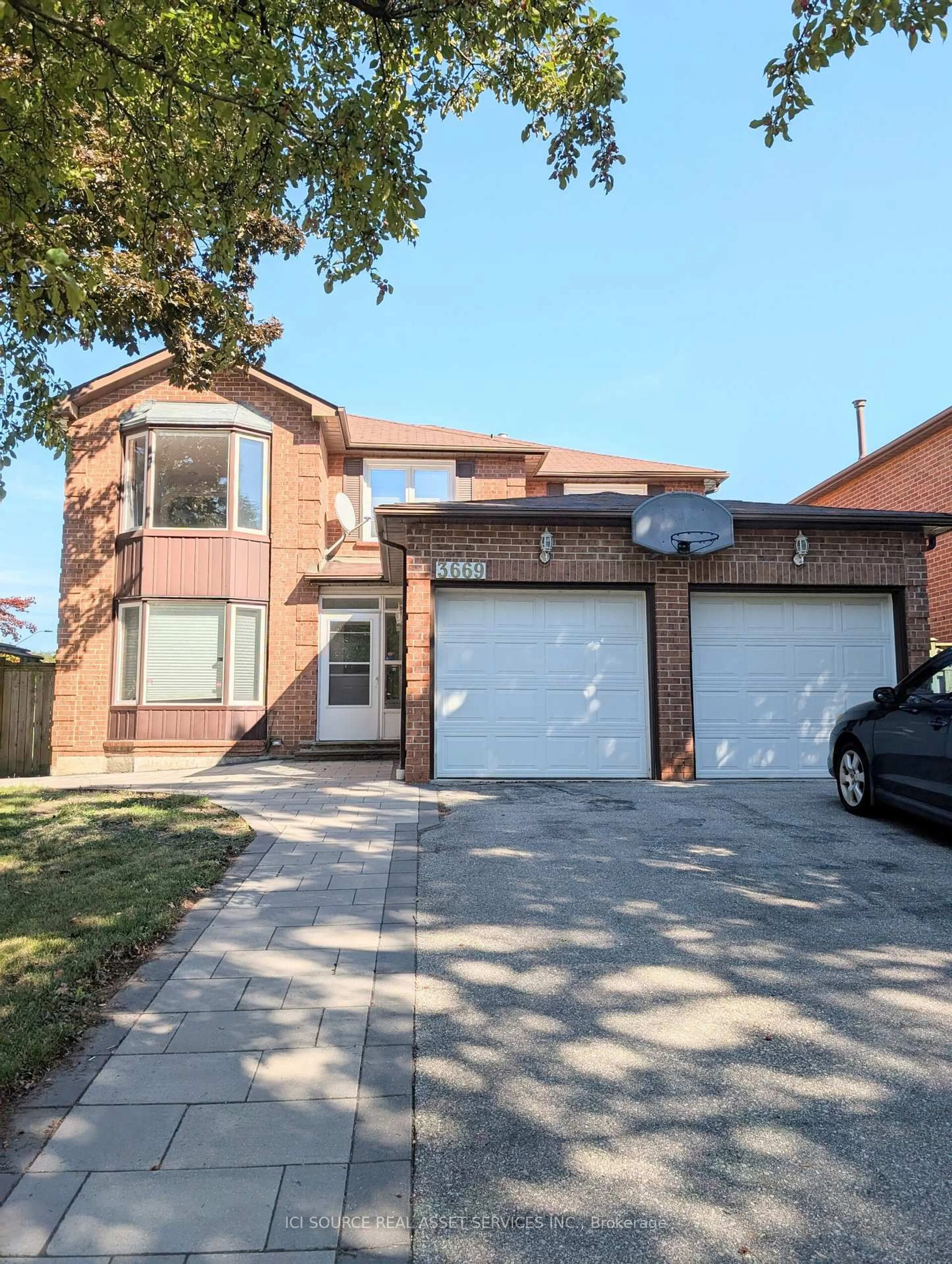 Home with brick exterior material, street for 3669 Baird Crt, Mississauga Ontario L5L 4T6