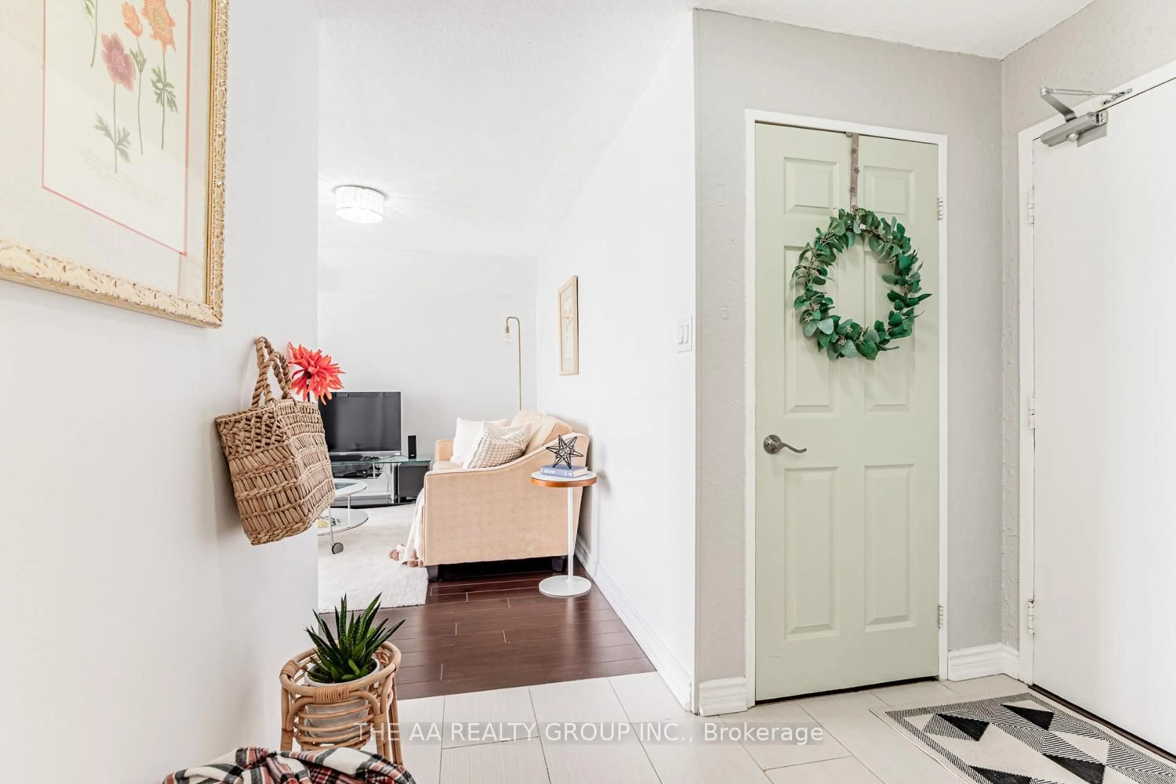 Indoor entryway for 21 Markbrook Lane #1004, Toronto Ontario M9V 5E4