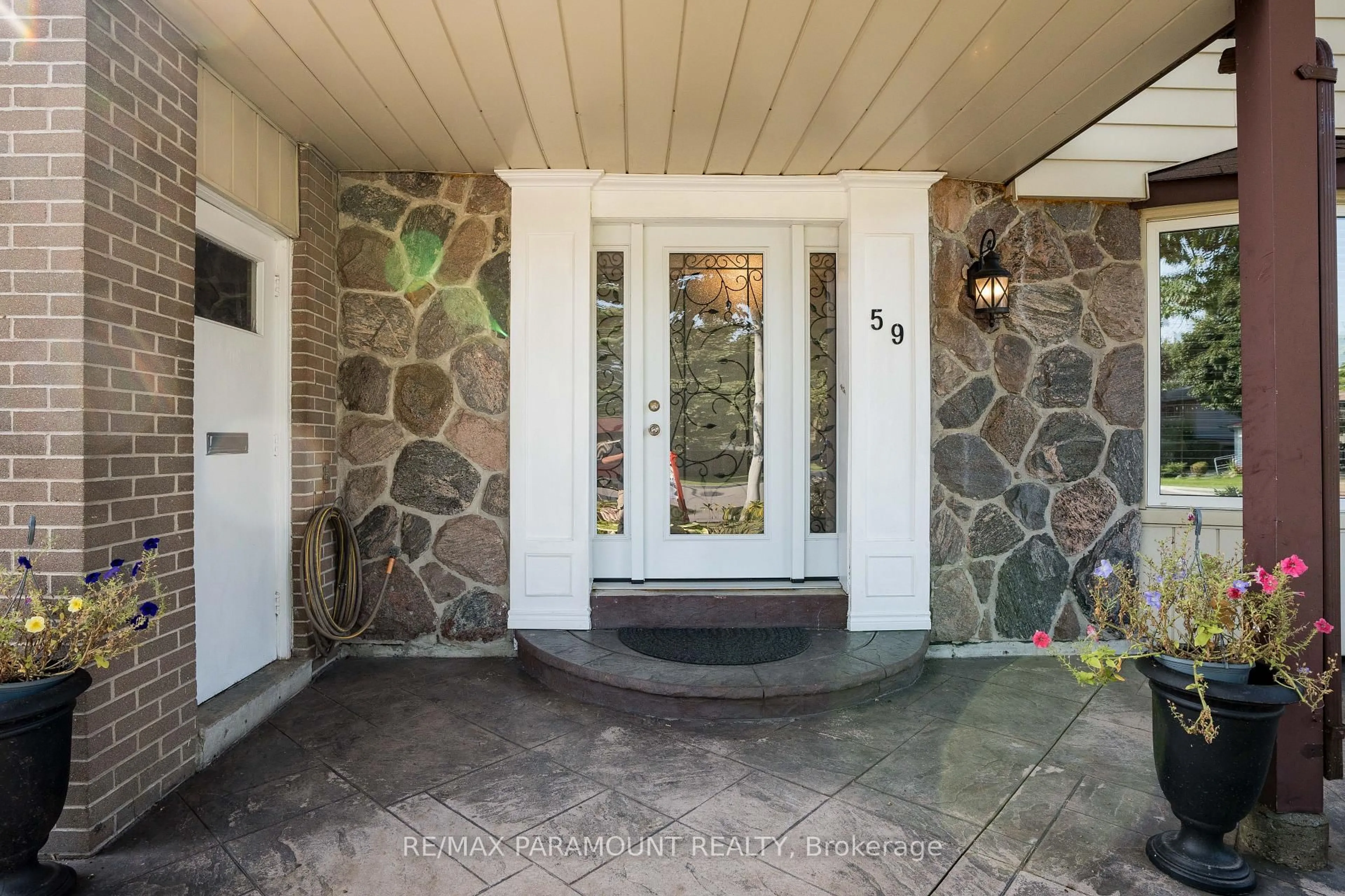 Indoor entryway for 59 Watson Cres, Brampton Ontario L6W 1E5