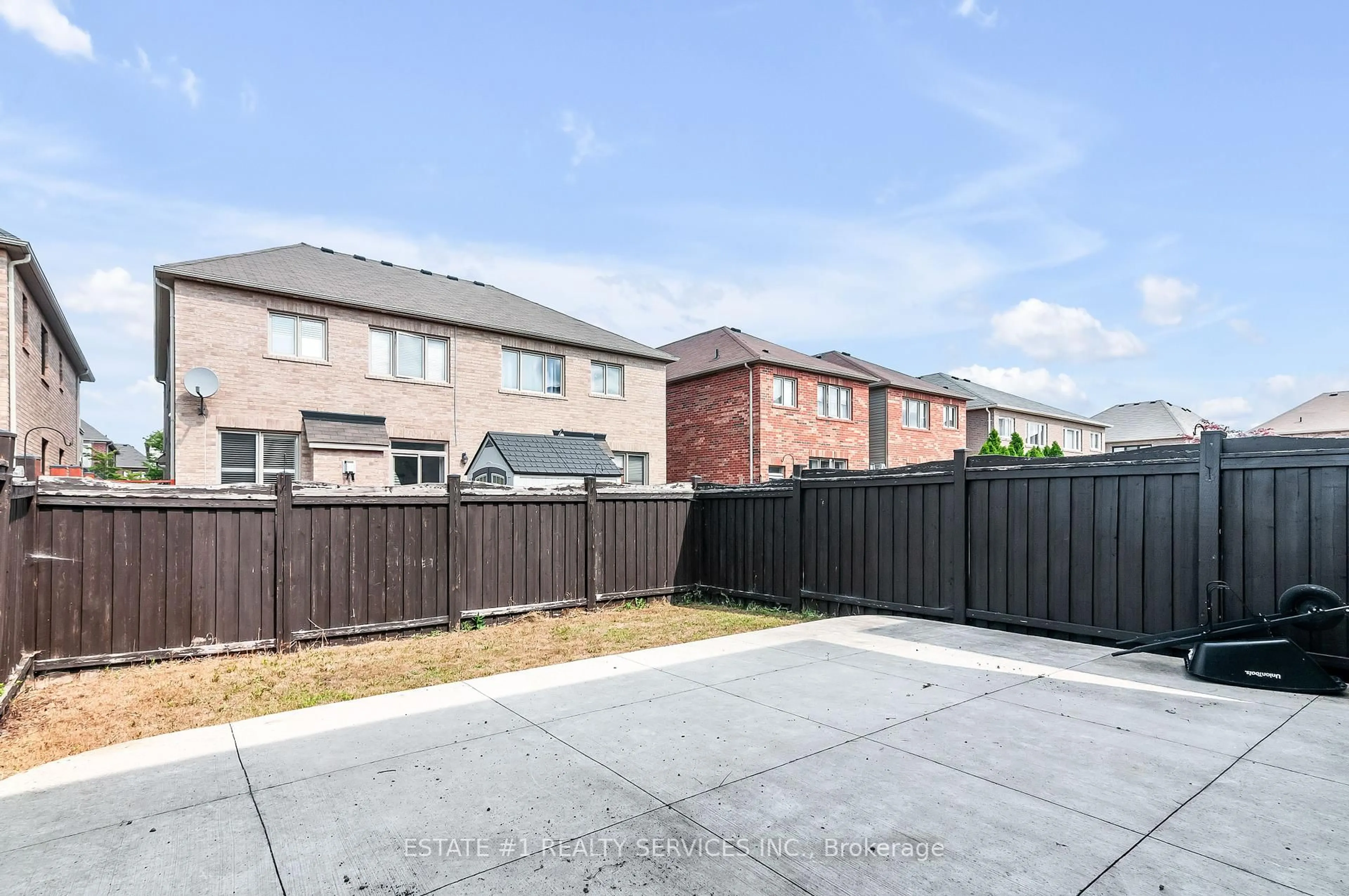Patio, street for 13 Andretti Cres, Brampton Ontario L6X 5G7
