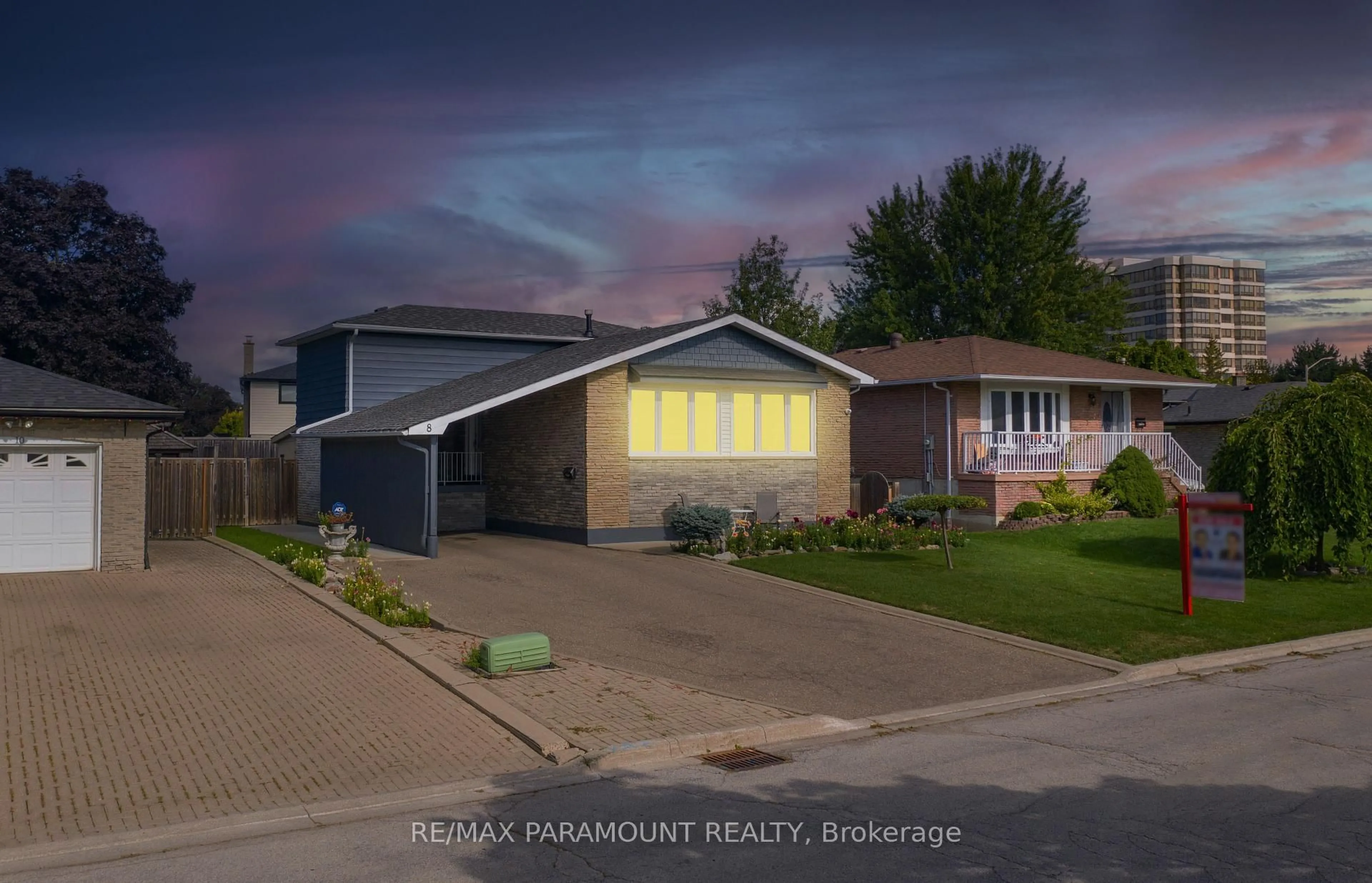 Unknown for 8 Edwin Dr, Brampton Ontario L6Y 1A1