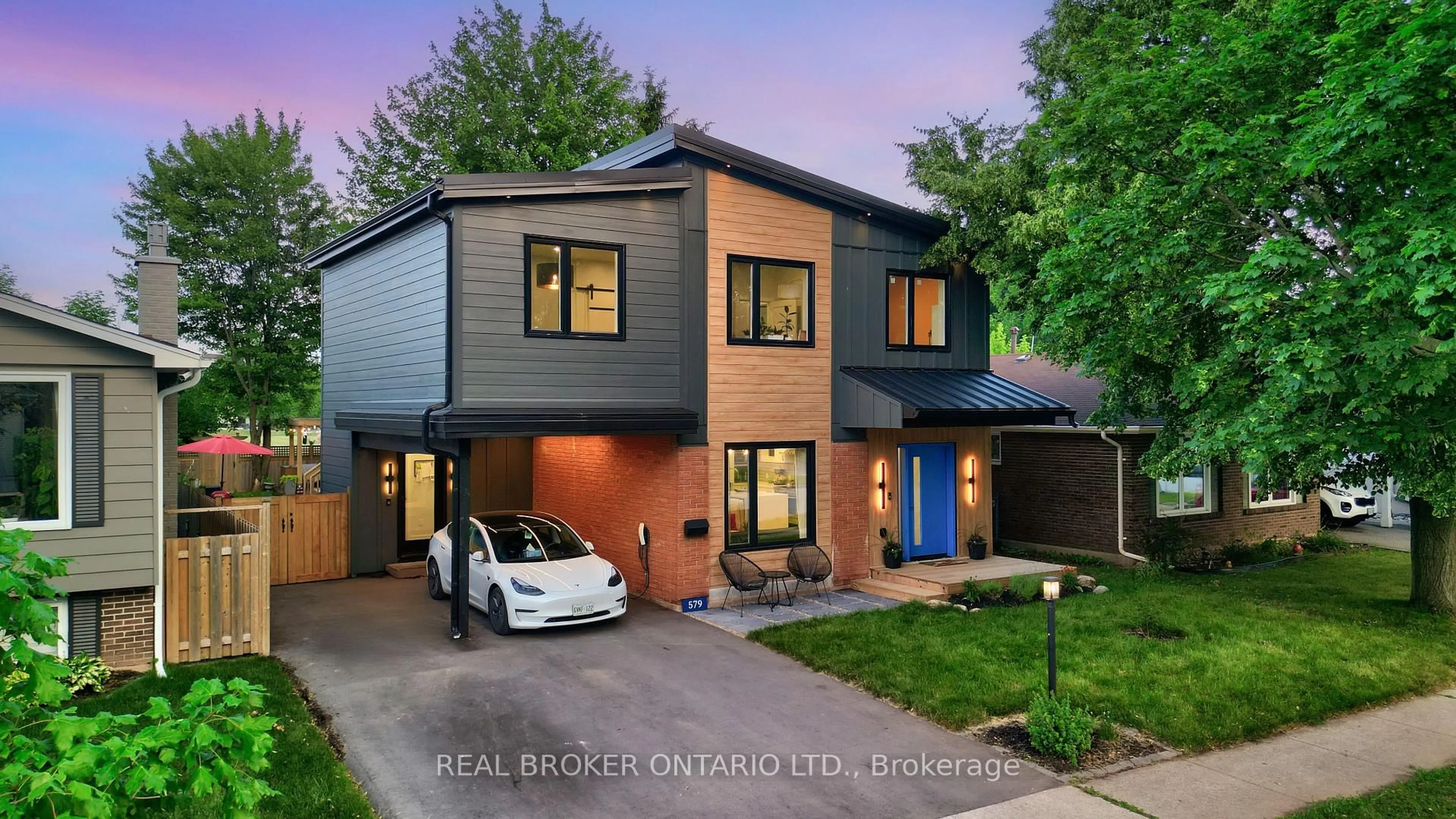 Home with brick exterior material, street for 579 Chamberlain Rd, Burlington Ontario L7L 2V2