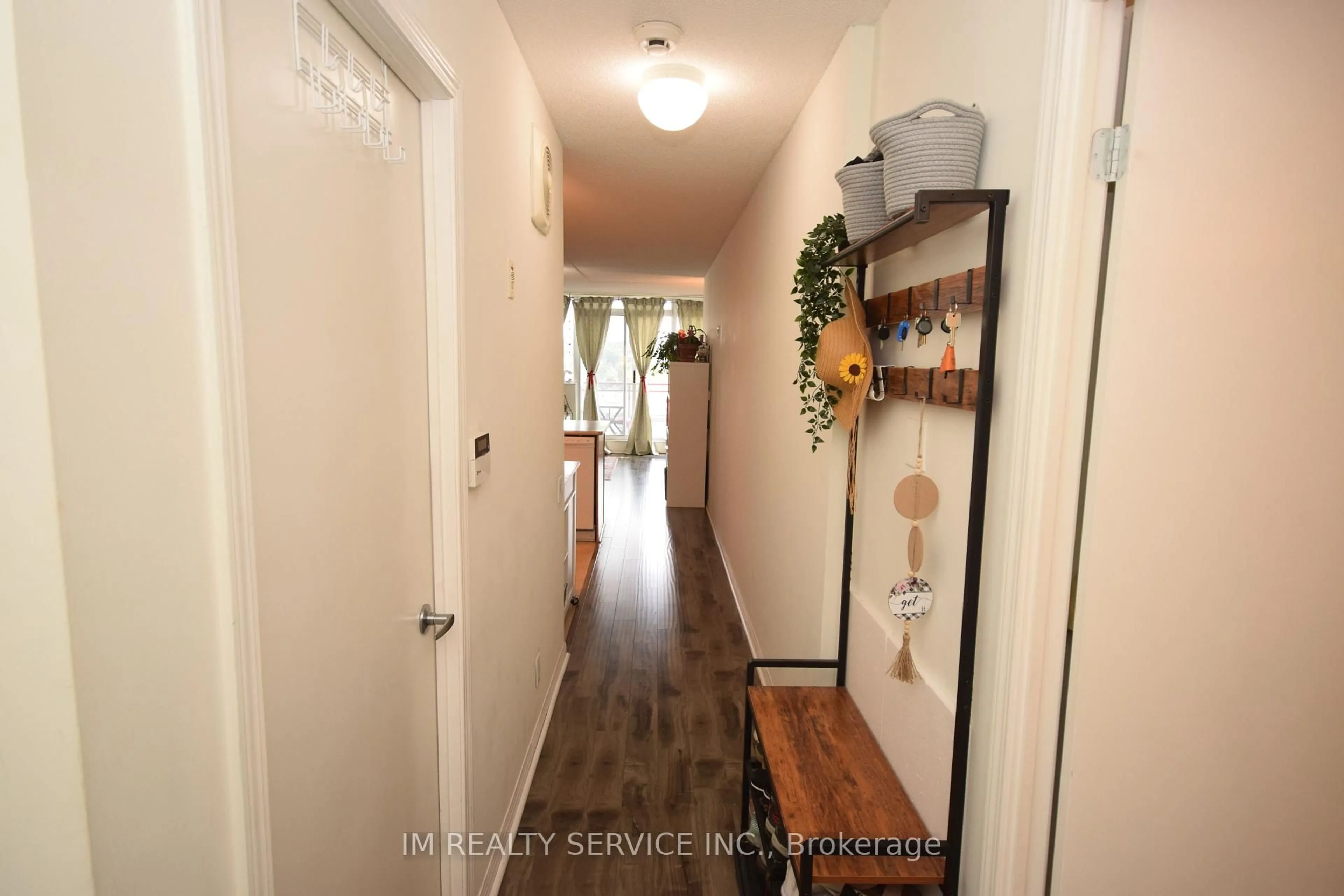 Indoor entryway for 1600 Keele St #708, Toronto Ontario M6N 5J1