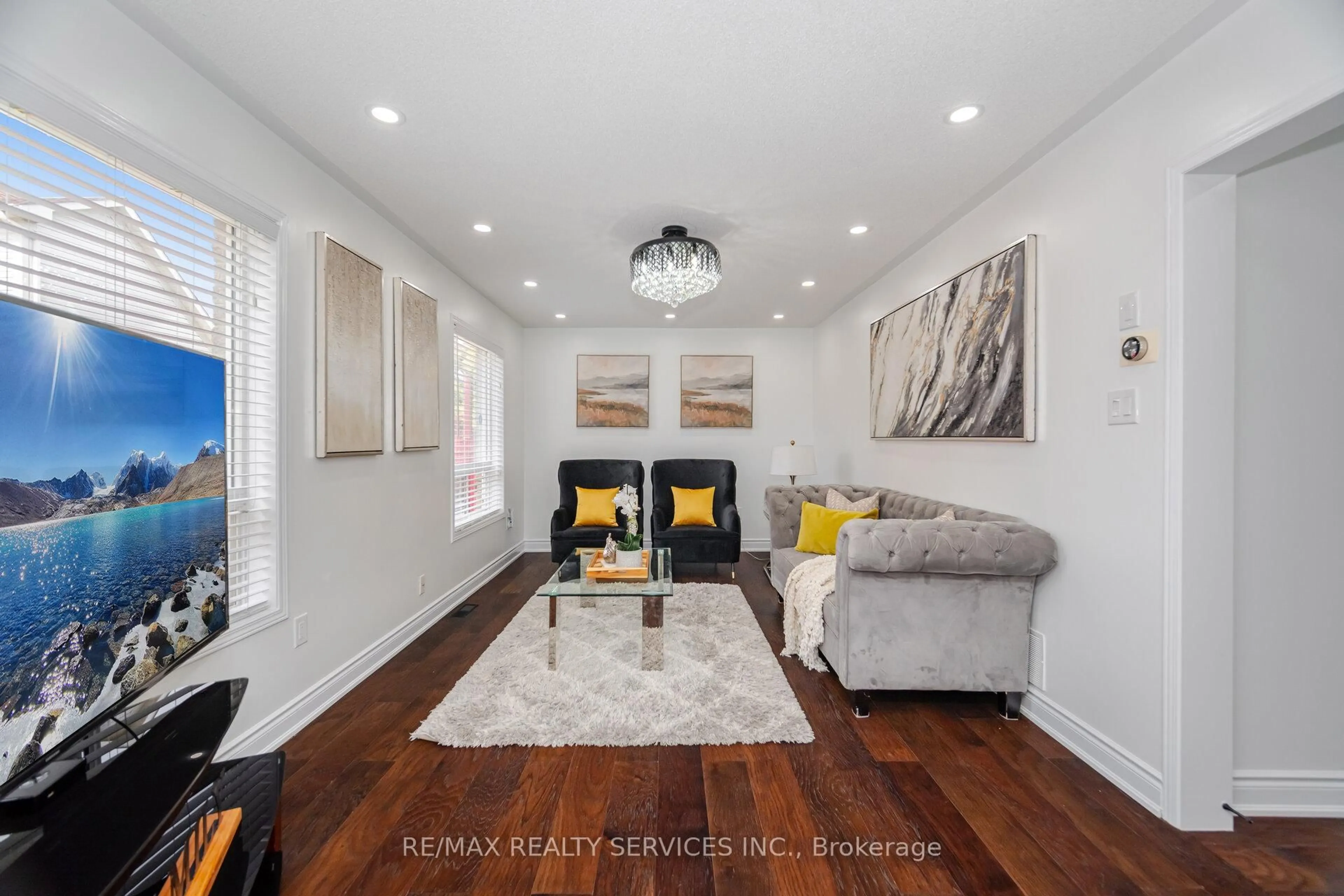 Living room with furniture, unknown for 12 Woodvalley Dr, Brampton Ontario L7A 1Z5