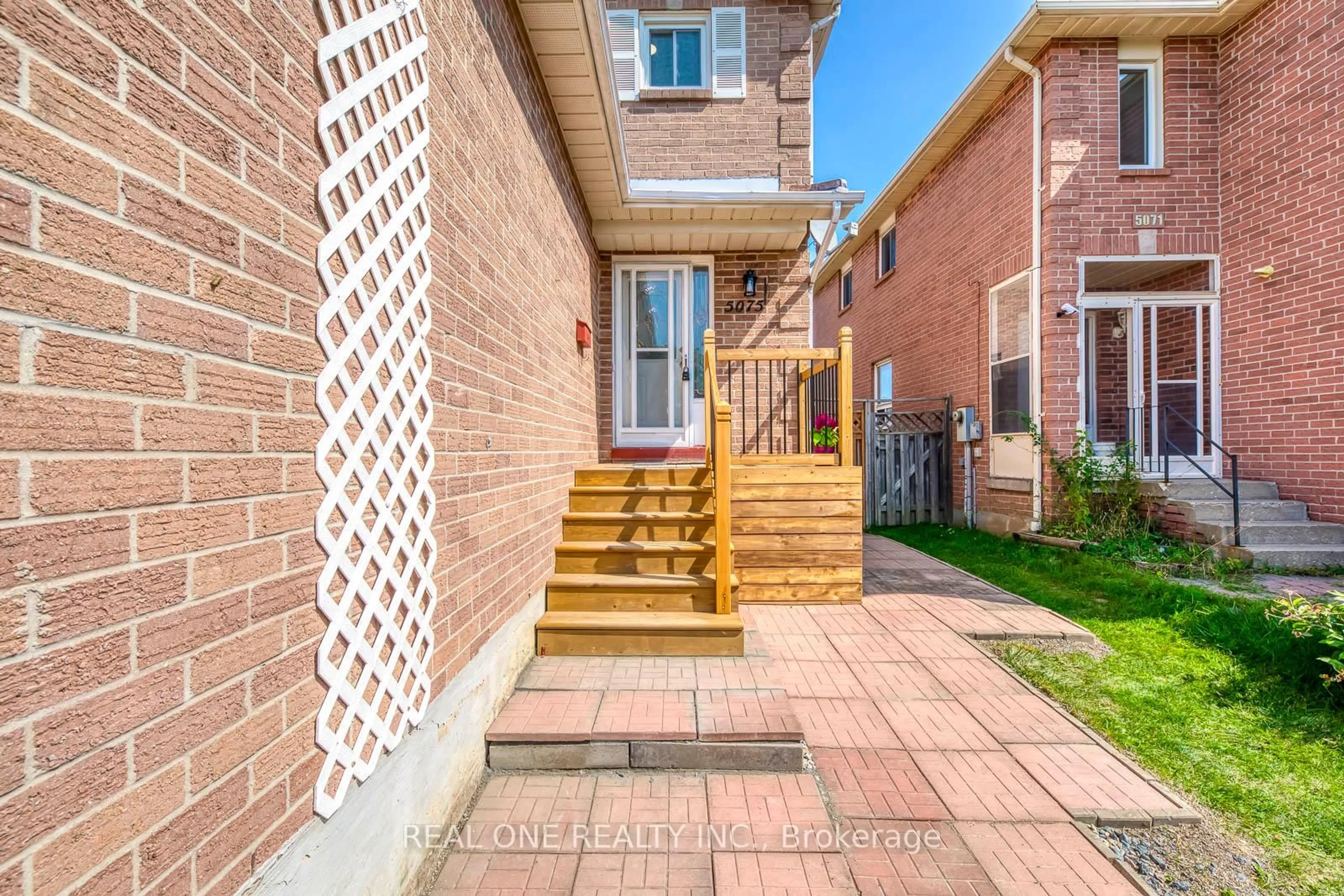 Unknown for 5075 Rising Star Crt, Mississauga Ontario L5R 2W5