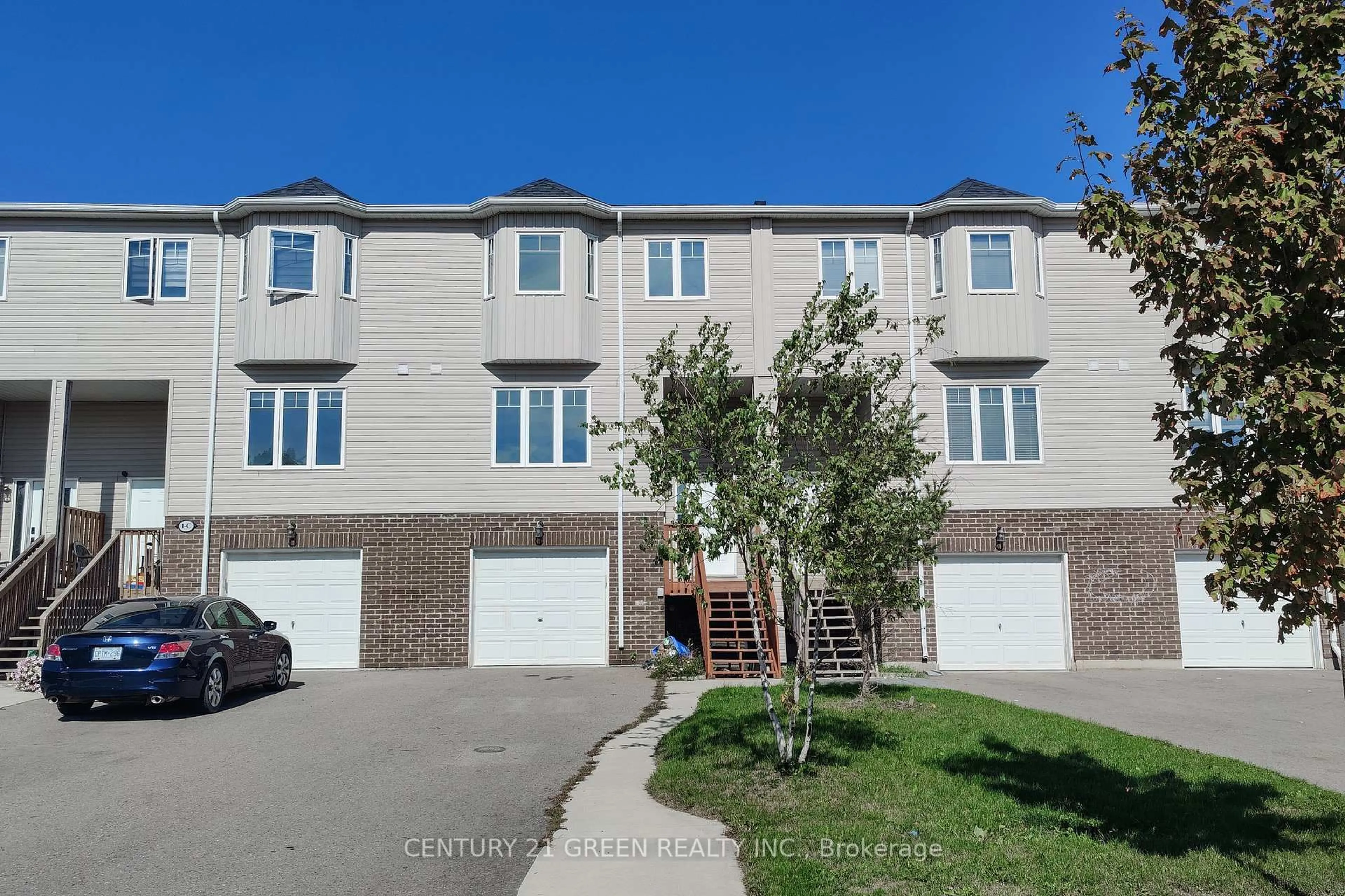 A pic from outside/outdoor area/front of a property/back of a property/a pic from drone, street for 1 Chisholm St #D, Orangeville Ontario L9W 6Y6