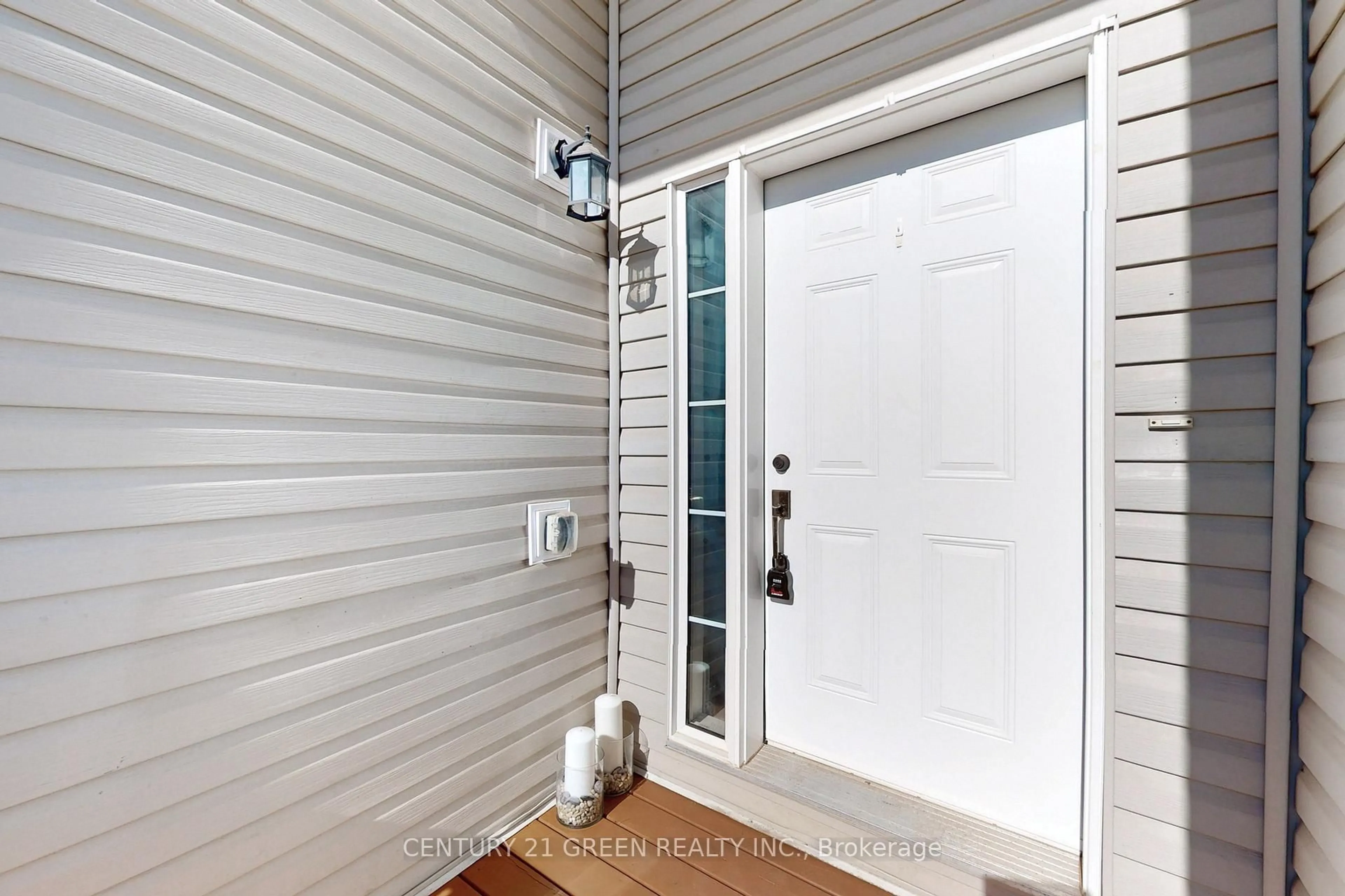 Indoor entryway for 1 Chisholm St #D, Orangeville Ontario L9W 6Y6