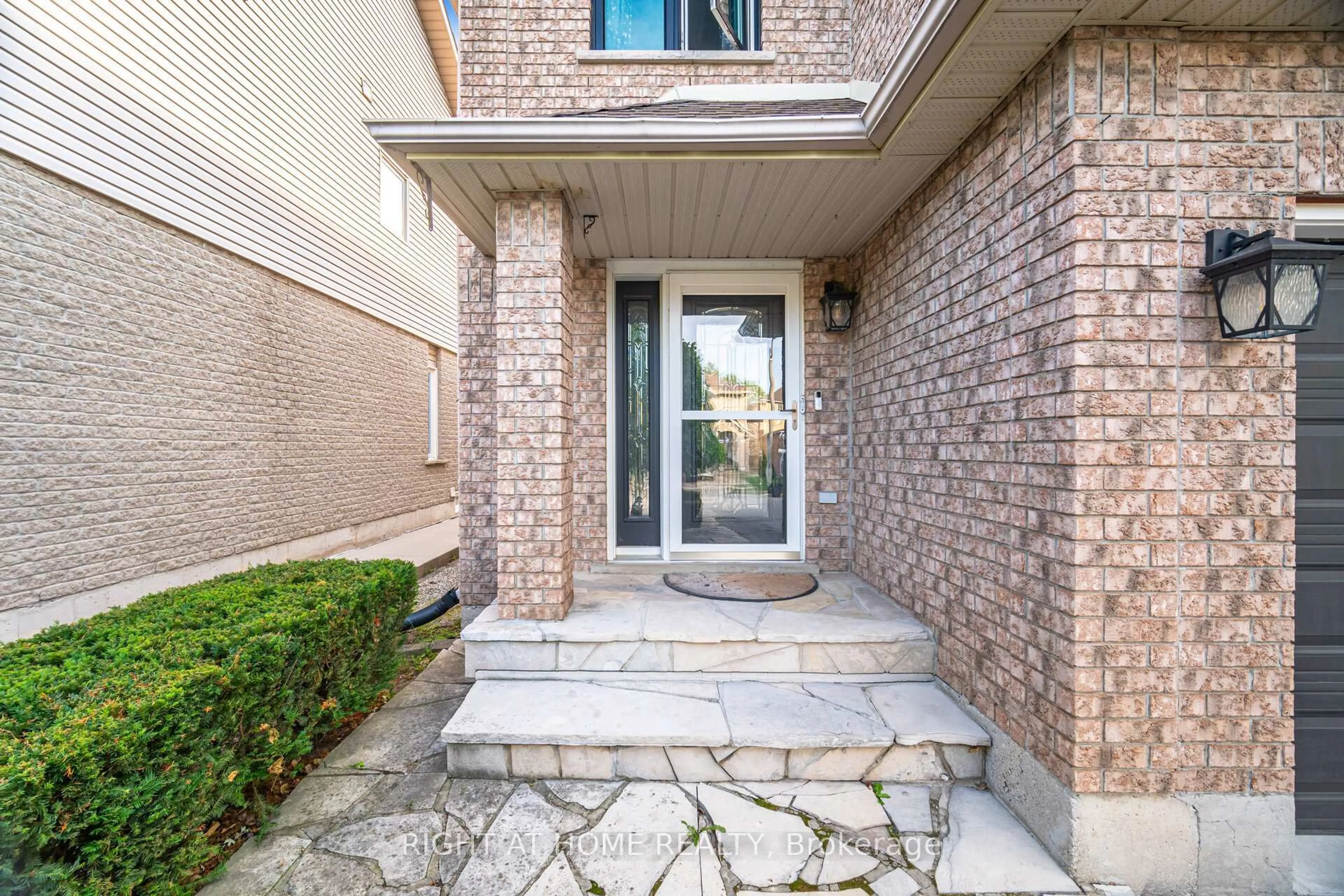 Home with brick exterior material, street for 1316 Inglehart Dr, Burlington Ontario L7M 4X6