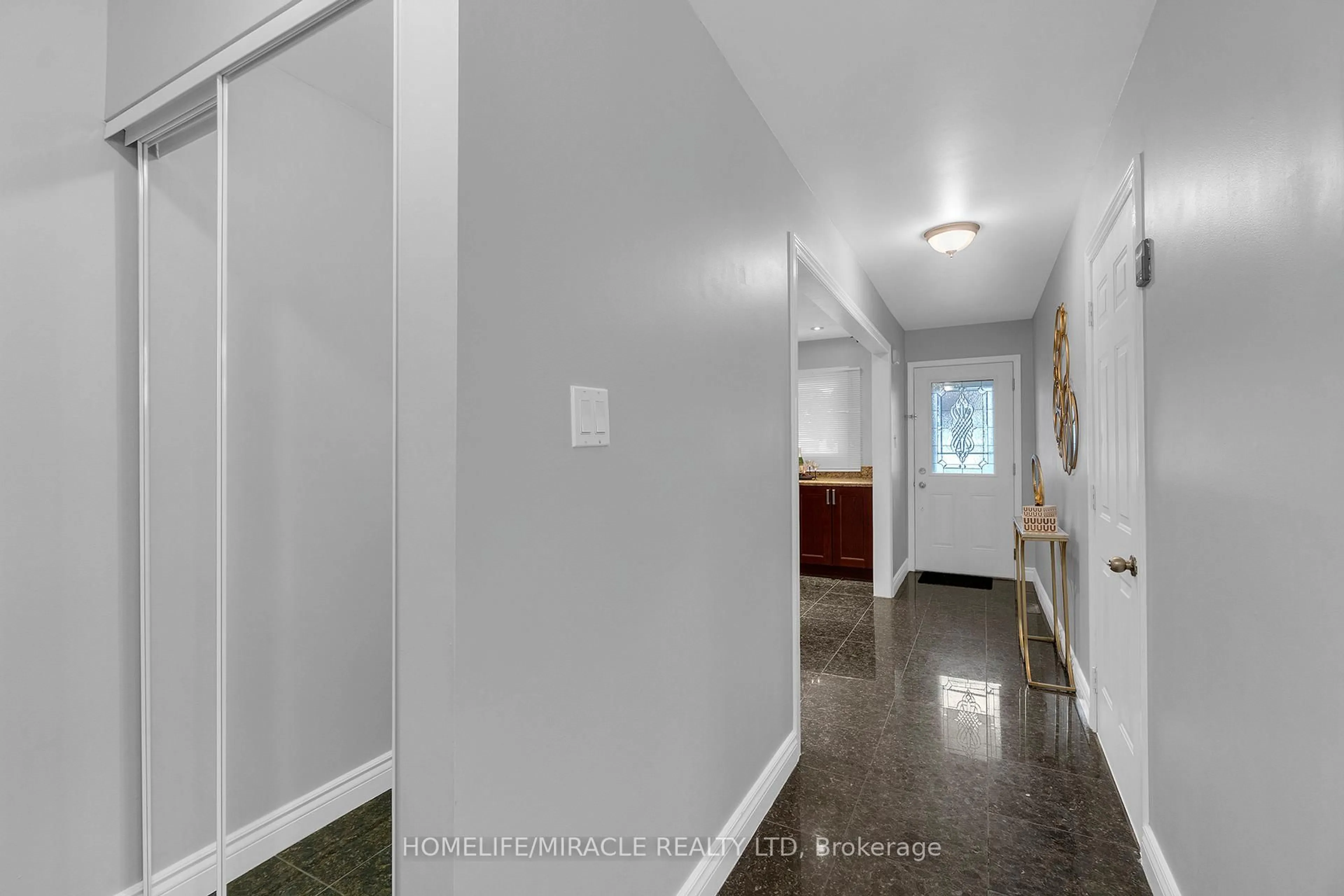 Indoor entryway for 8 Franca Cres, Toronto Ontario M9V 4S2