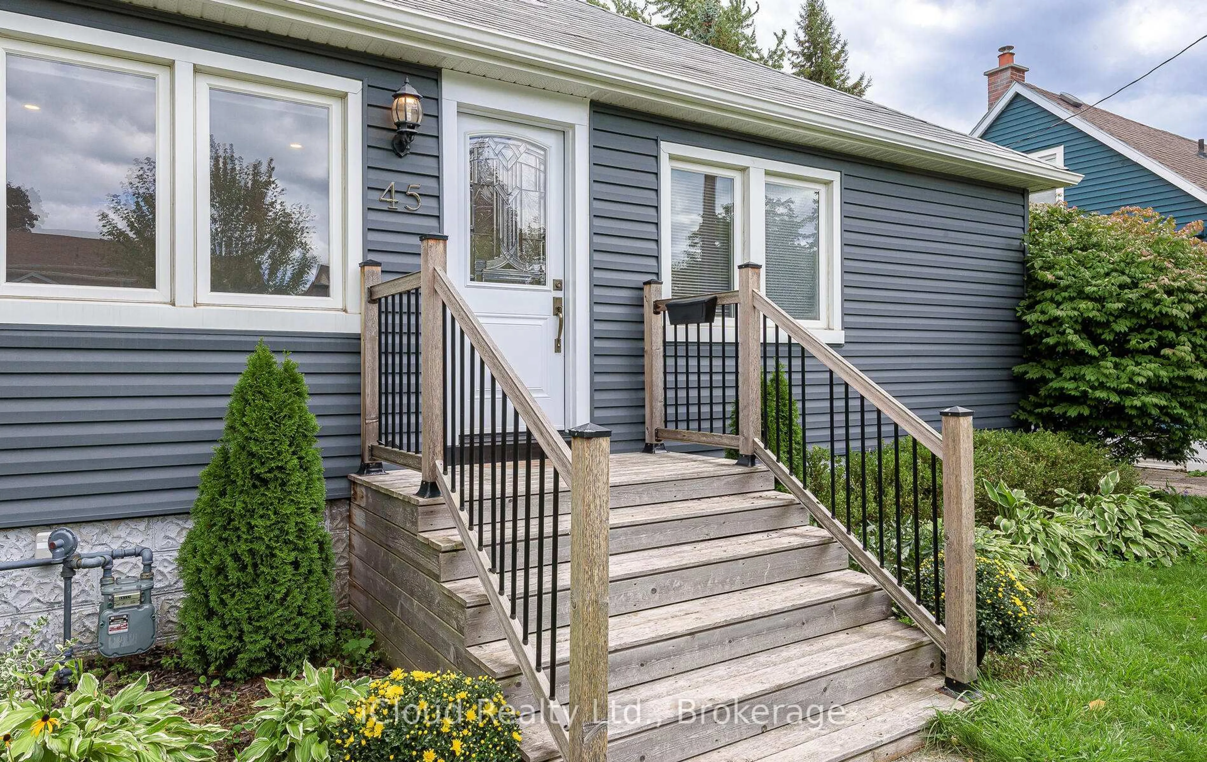 Home with vinyl exterior material, street for 45 Archibald St, Brampton Ontario L6X 1M3