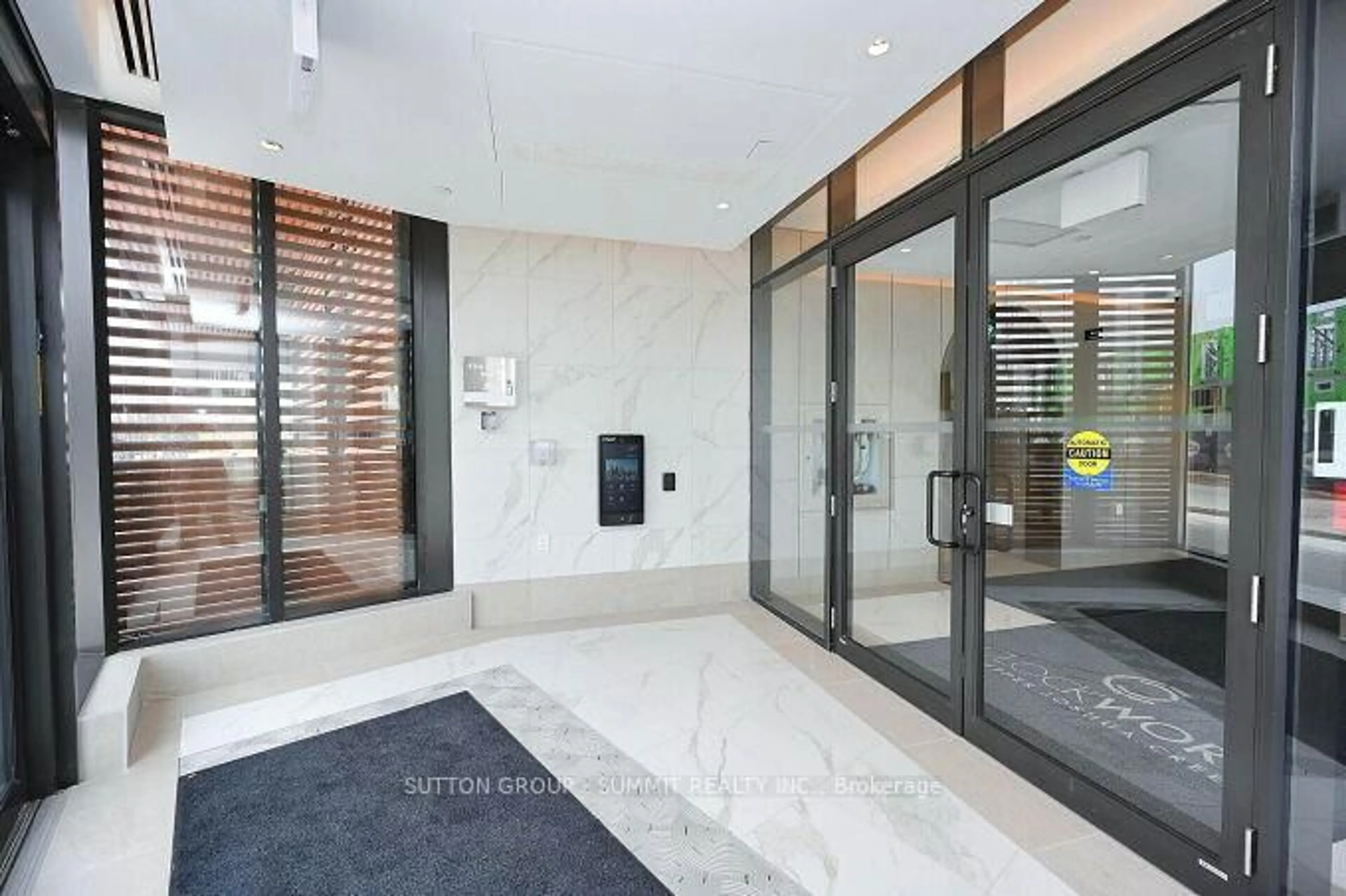 Indoor foyer for 3006 William Cutmore Blvd #809, Oakville Ontario L6H 7W8