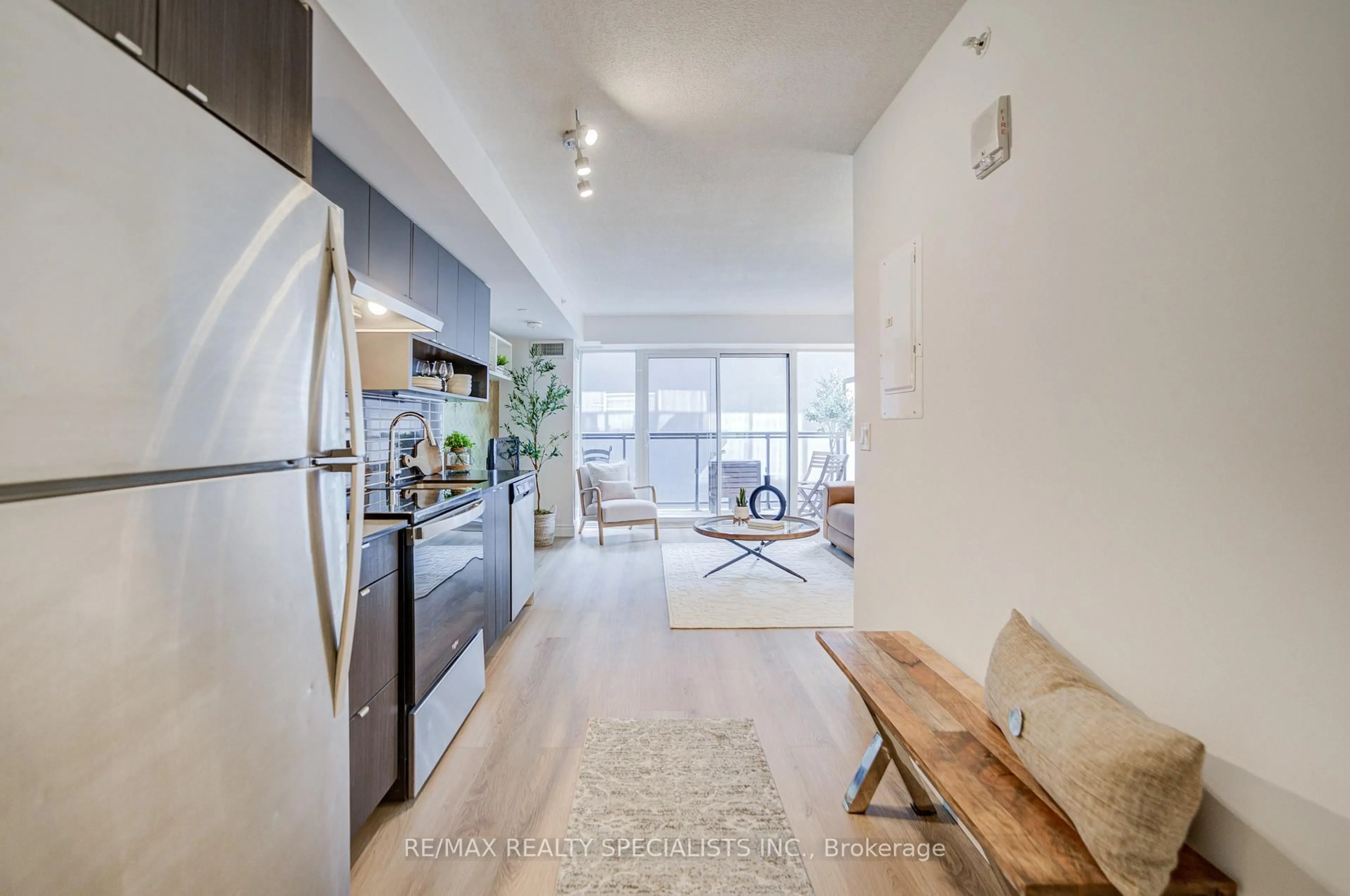 Open concept kitchen, unknown for 1119 Cooke Blvd #B322, Burlington Ontario L7T 0C7