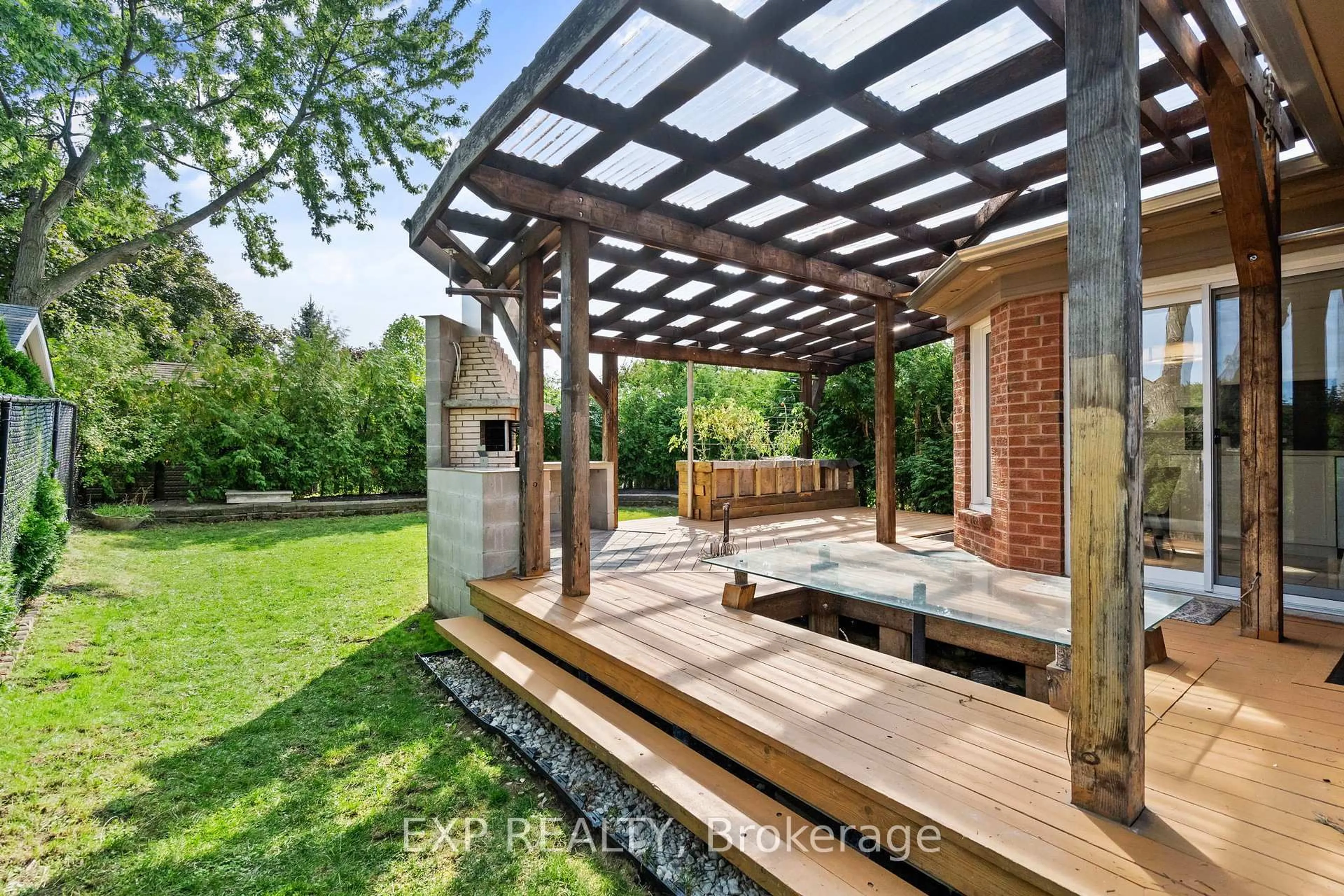 Patio, unknown for 2064 Glenada Cres, Oakville Ontario L6H 4M2