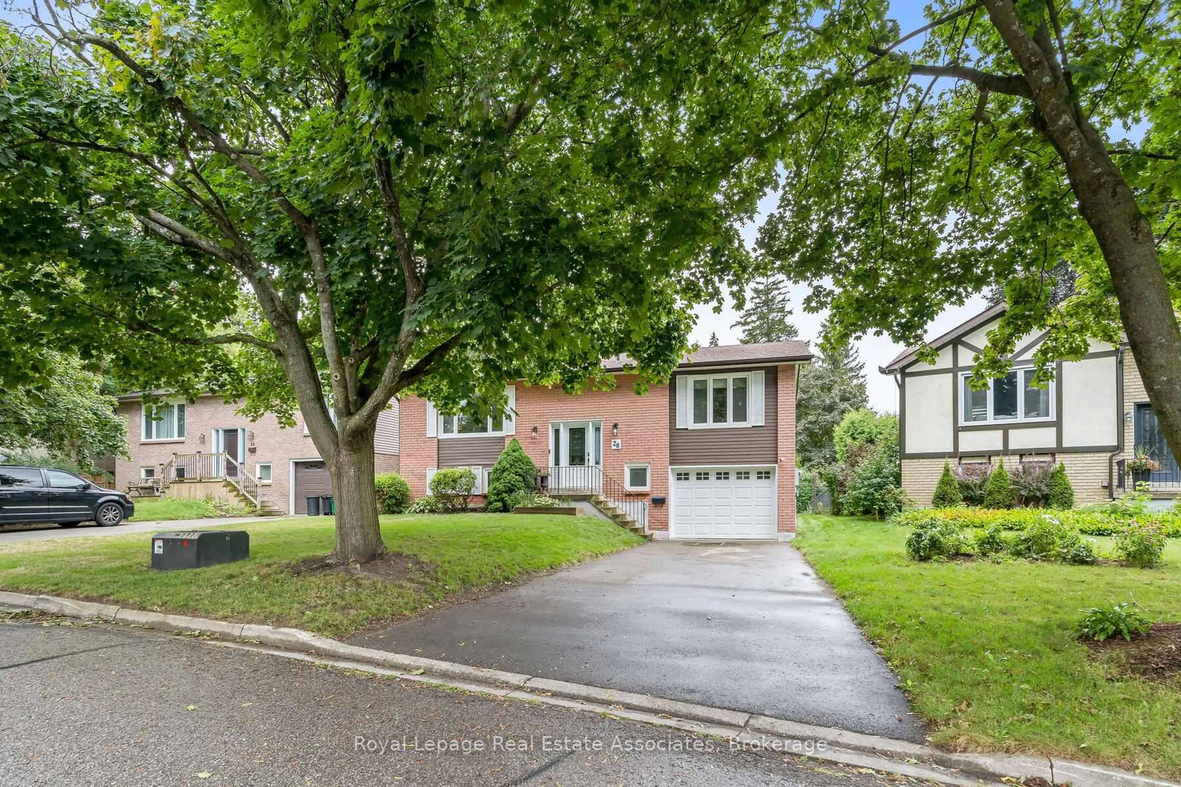 Home with brick exterior material, street for 28 Adams Crt, Halton Hills Ontario L7J 2V8