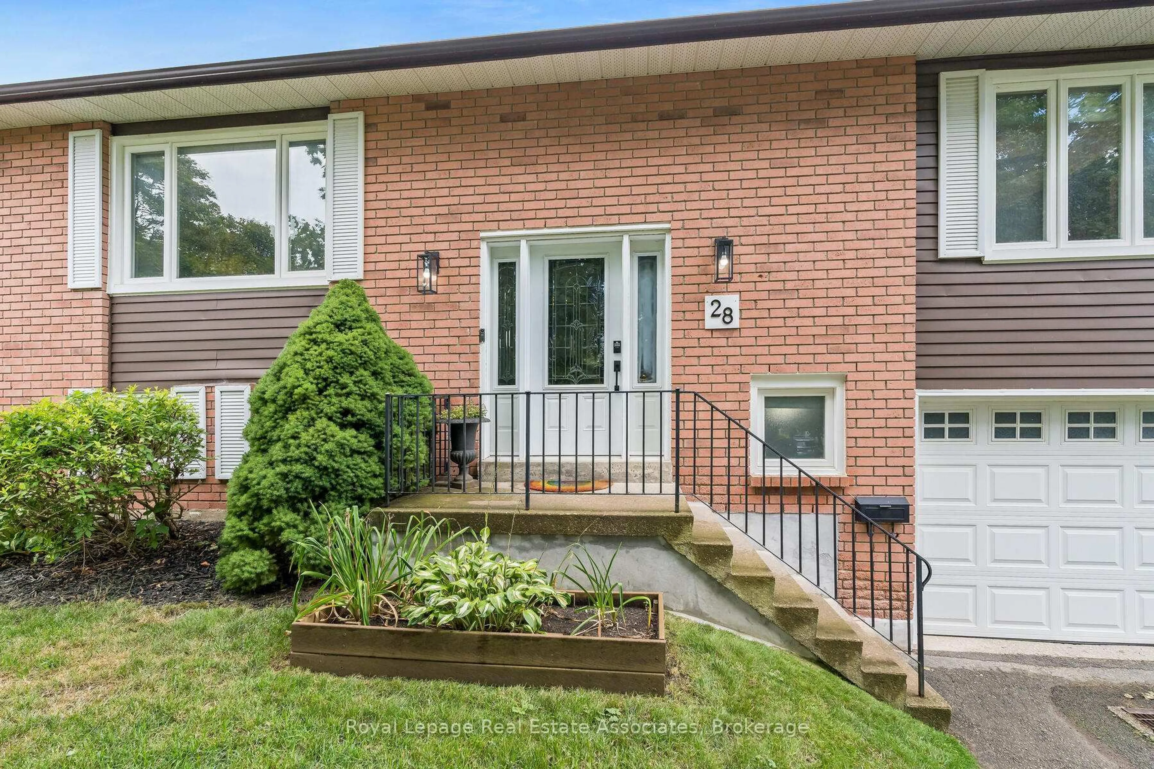 Home with brick exterior material, street for 28 Adams Crt, Halton Hills Ontario L7J 2V8