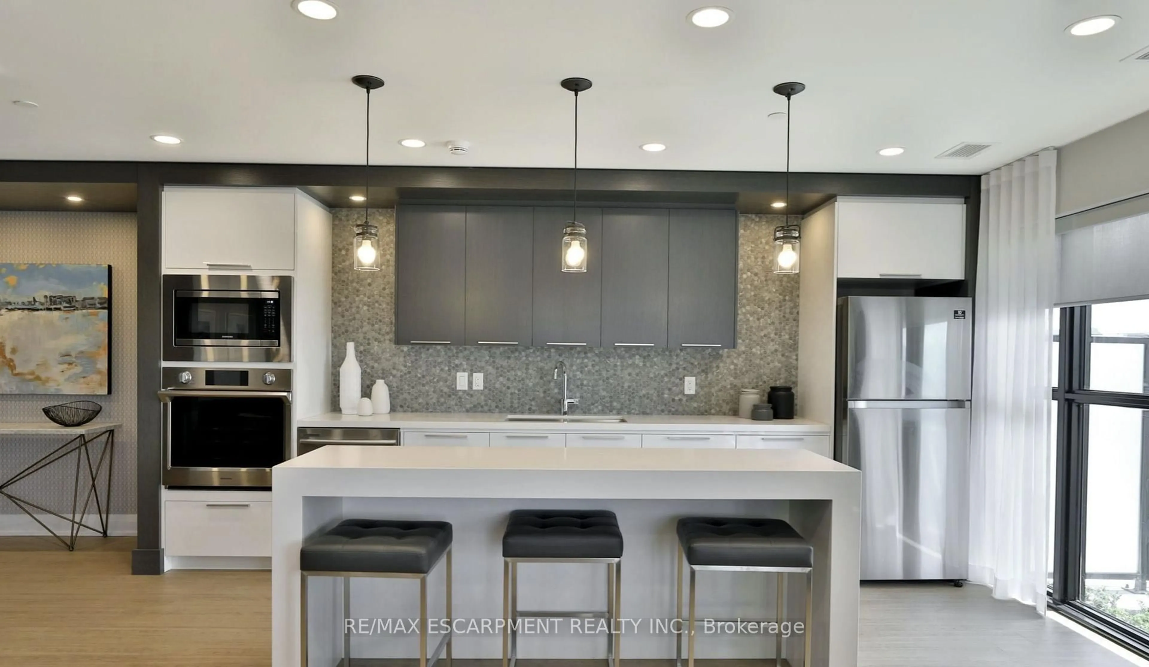 Contemporary kitchen, ceramic/tile floor for 128 Grovewood Common #632, Oakville Ontario L6H 0K3