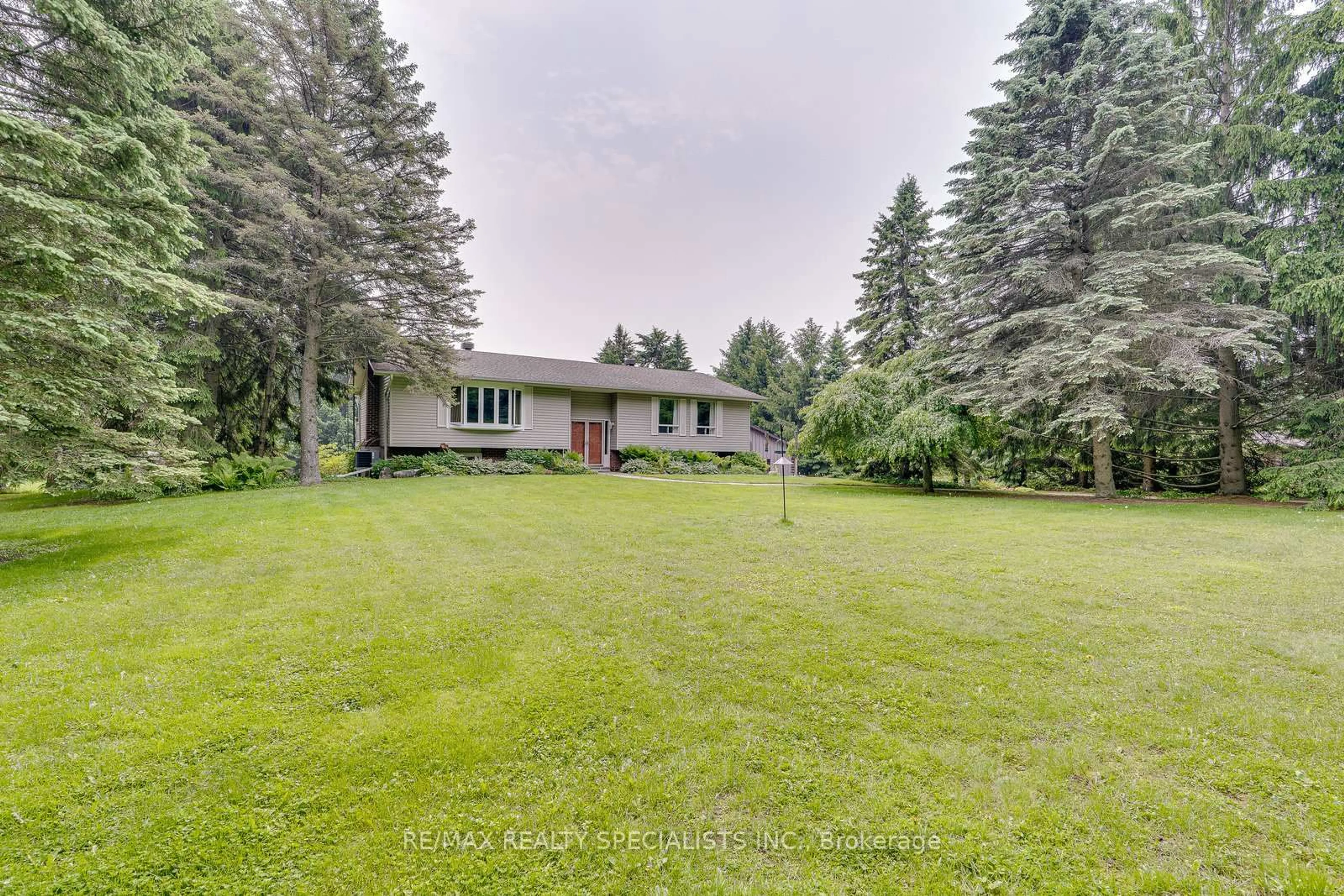 A pic from outside/outdoor area/front of a property/back of a property/a pic from drone, unknown for 6739 Castlederg Sdrd, Caledon Ontario L7C 0P6