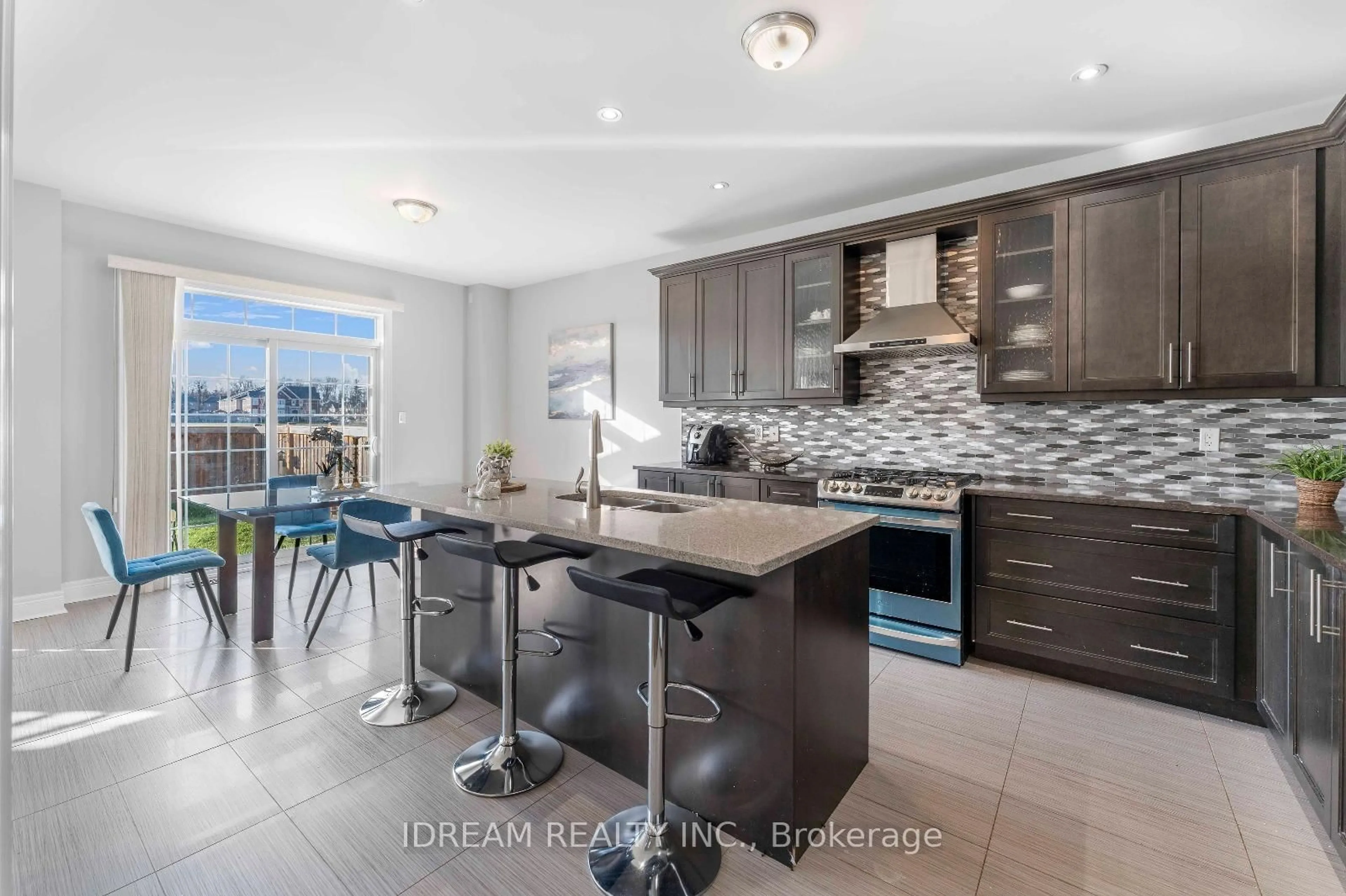 Open concept kitchen, ceramic/tile floor for 171 Rising Hill Rdge, Brampton Ontario L6Y 6B2