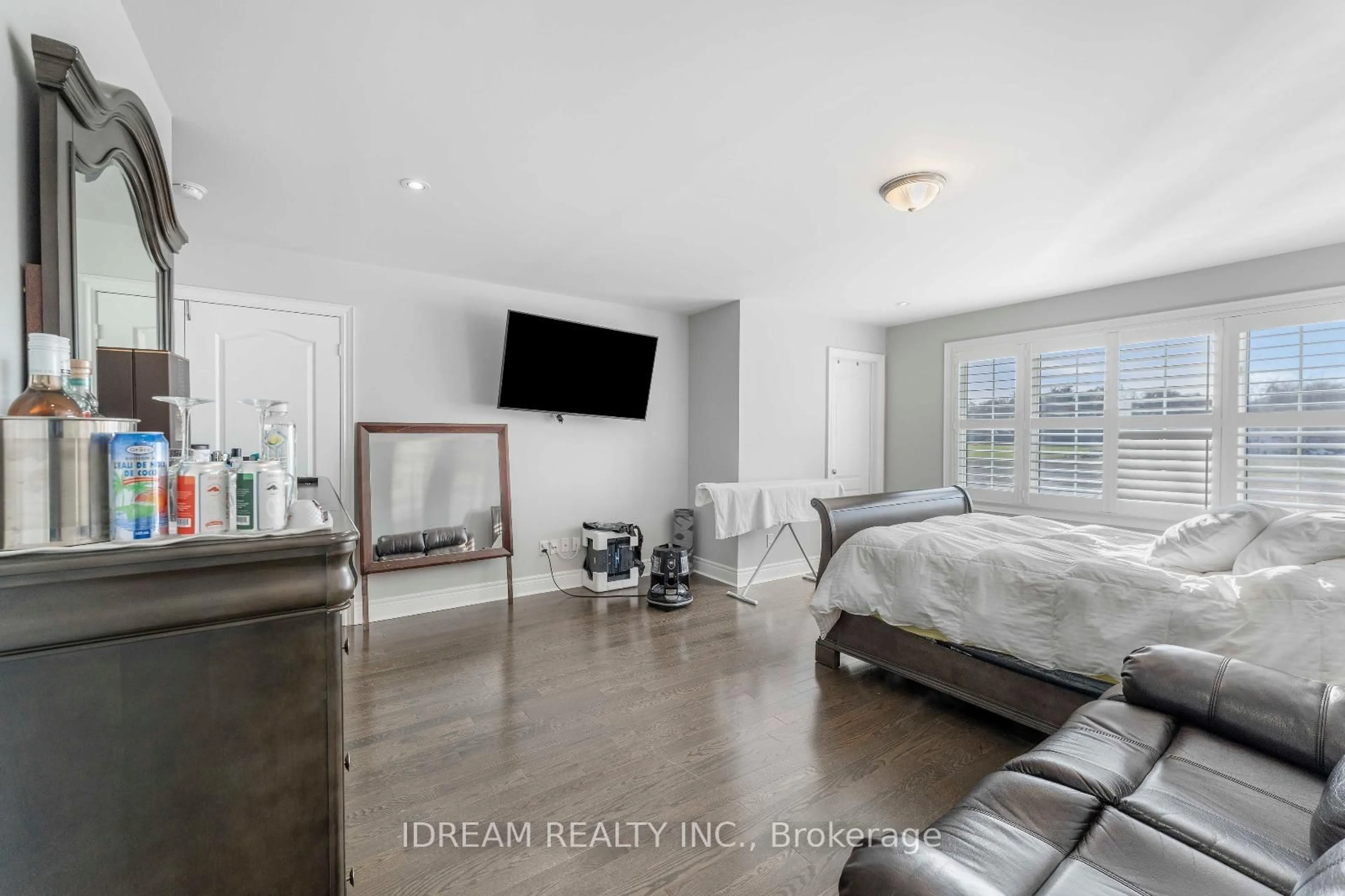 A pic of a room for 171 Rising Hill Rdge, Brampton Ontario L6Y 6B2