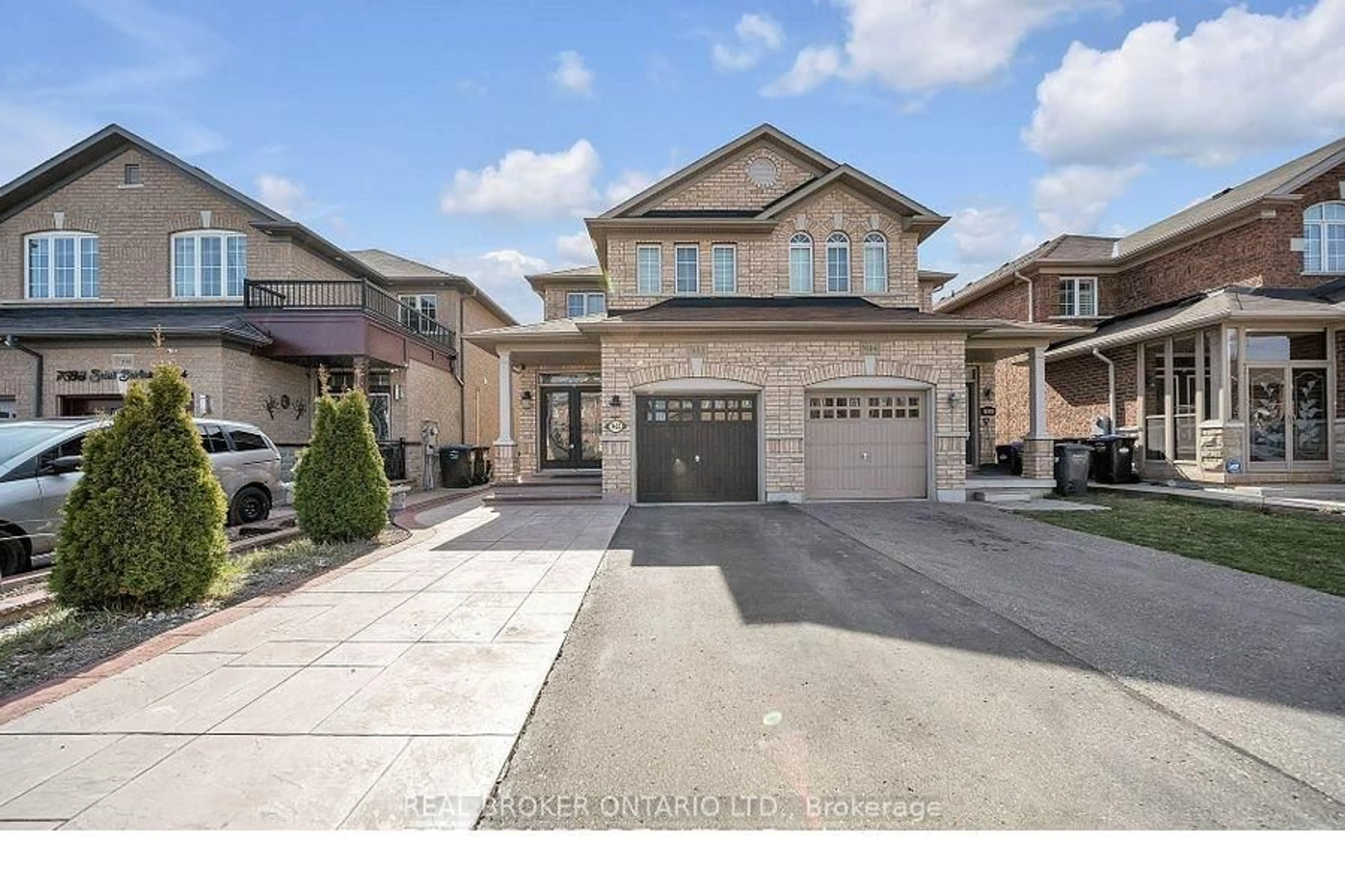 A pic from outside/outdoor area/front of a property/back of a property/a pic from drone, street for 7402 Saint Barbara Blvd, Mississauga Ontario L5W 0C3