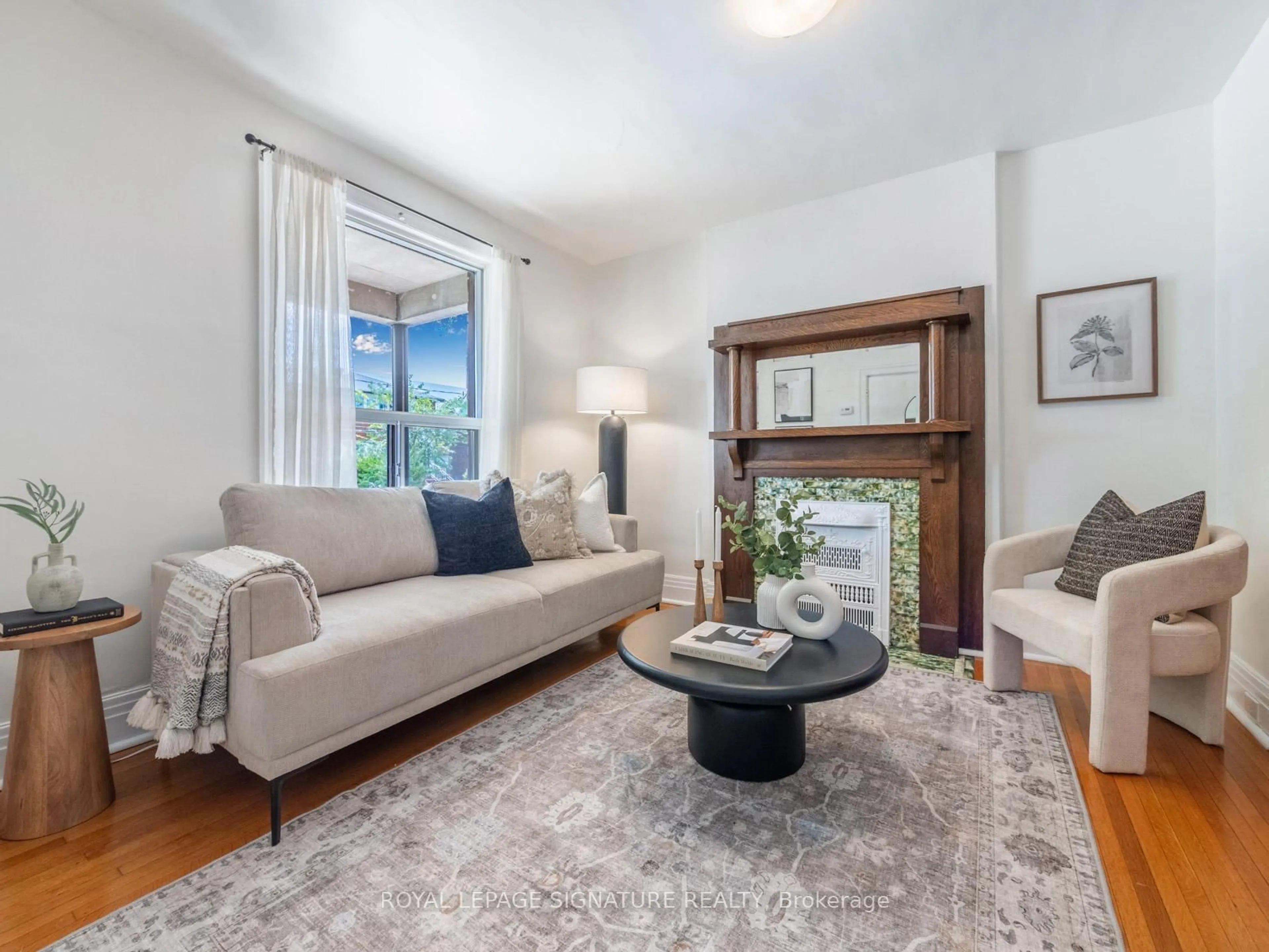 Living room with furniture, unknown for 240 Emerson Ave, Toronto Ontario M6H 3T6