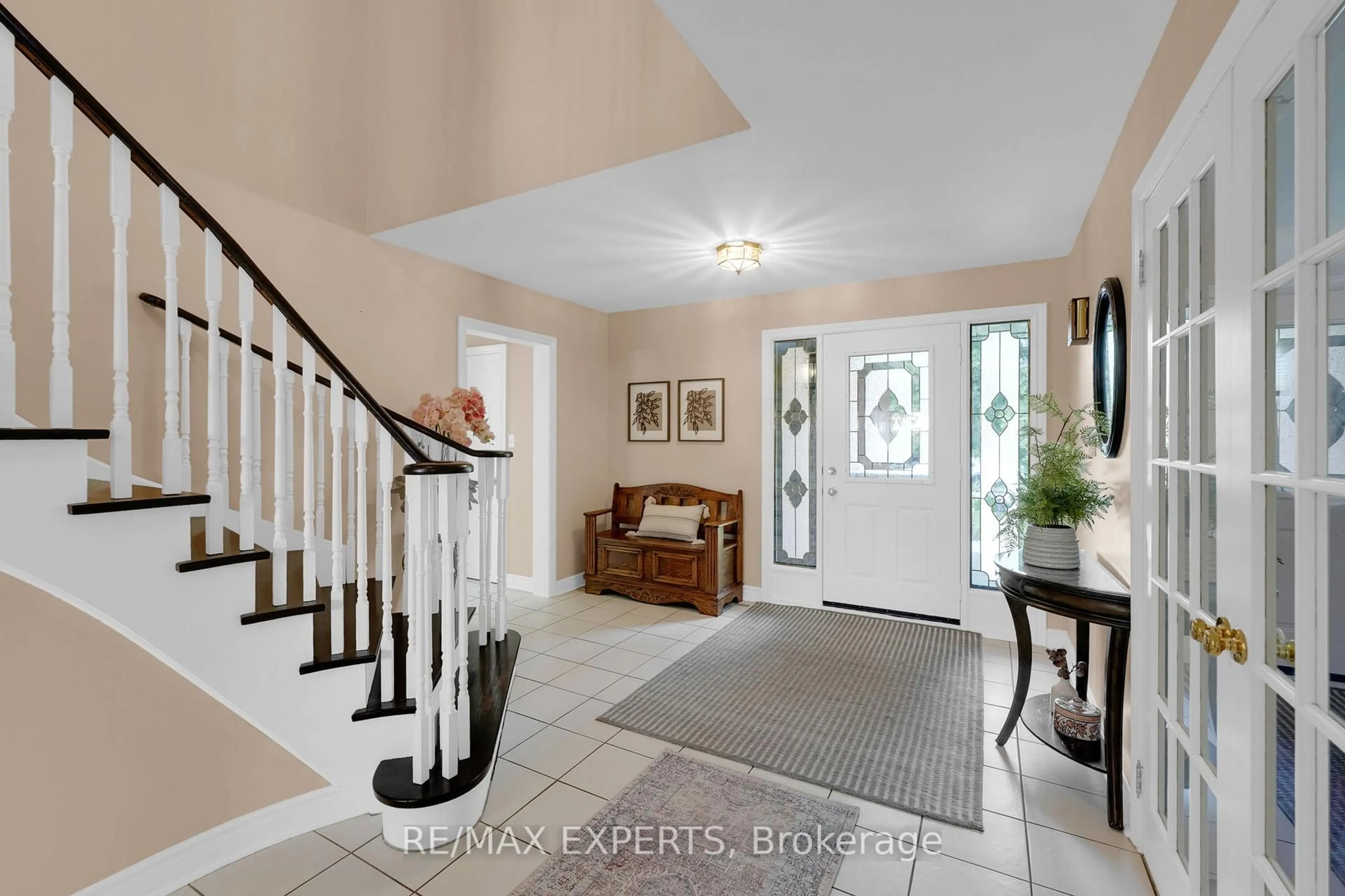 Indoor entryway for 60 Taylorwood Ave, Caledon Ontario L7E 1J5