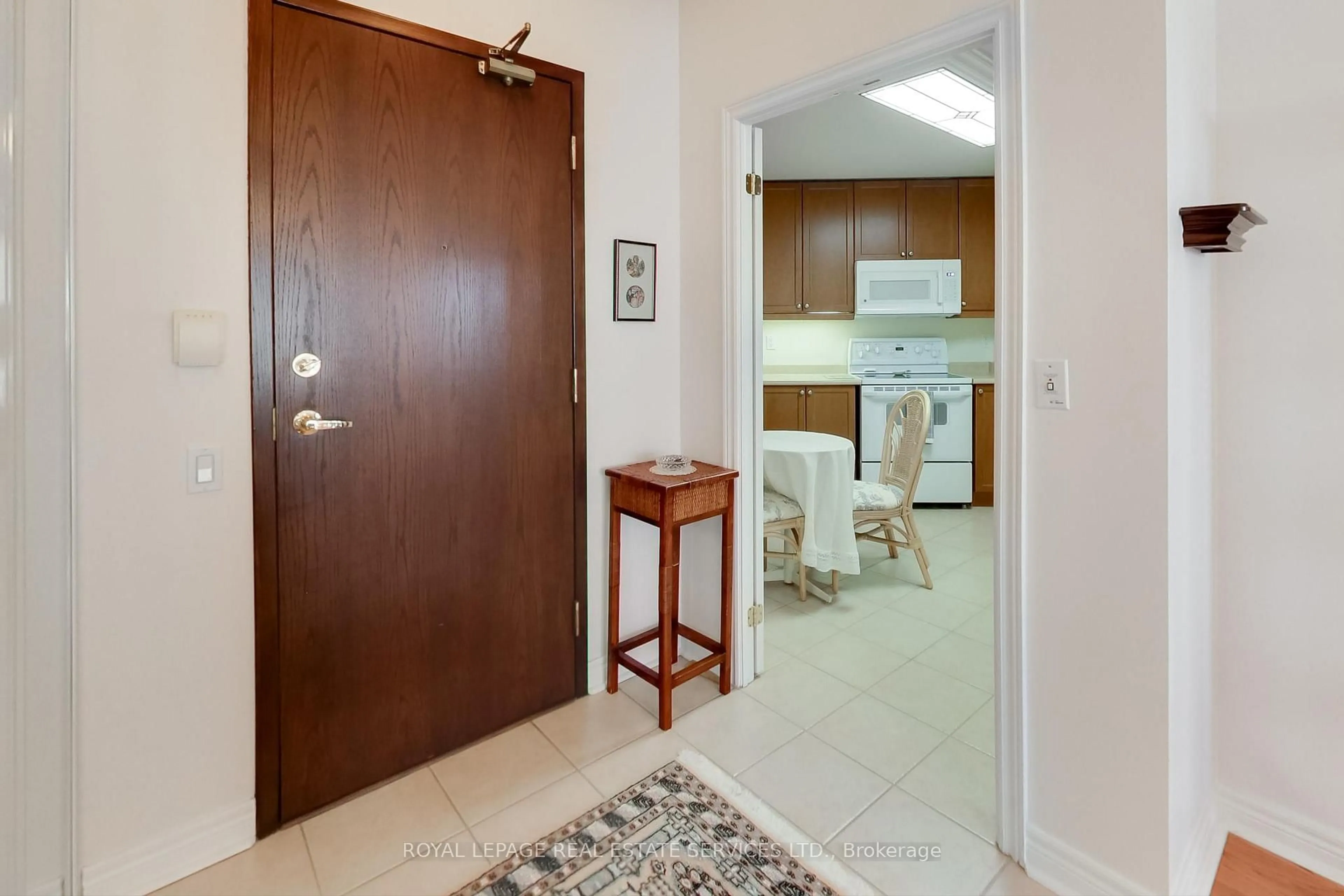 Indoor entryway for 350 Mill Rd #706, Toronto Ontario M9C 5R7