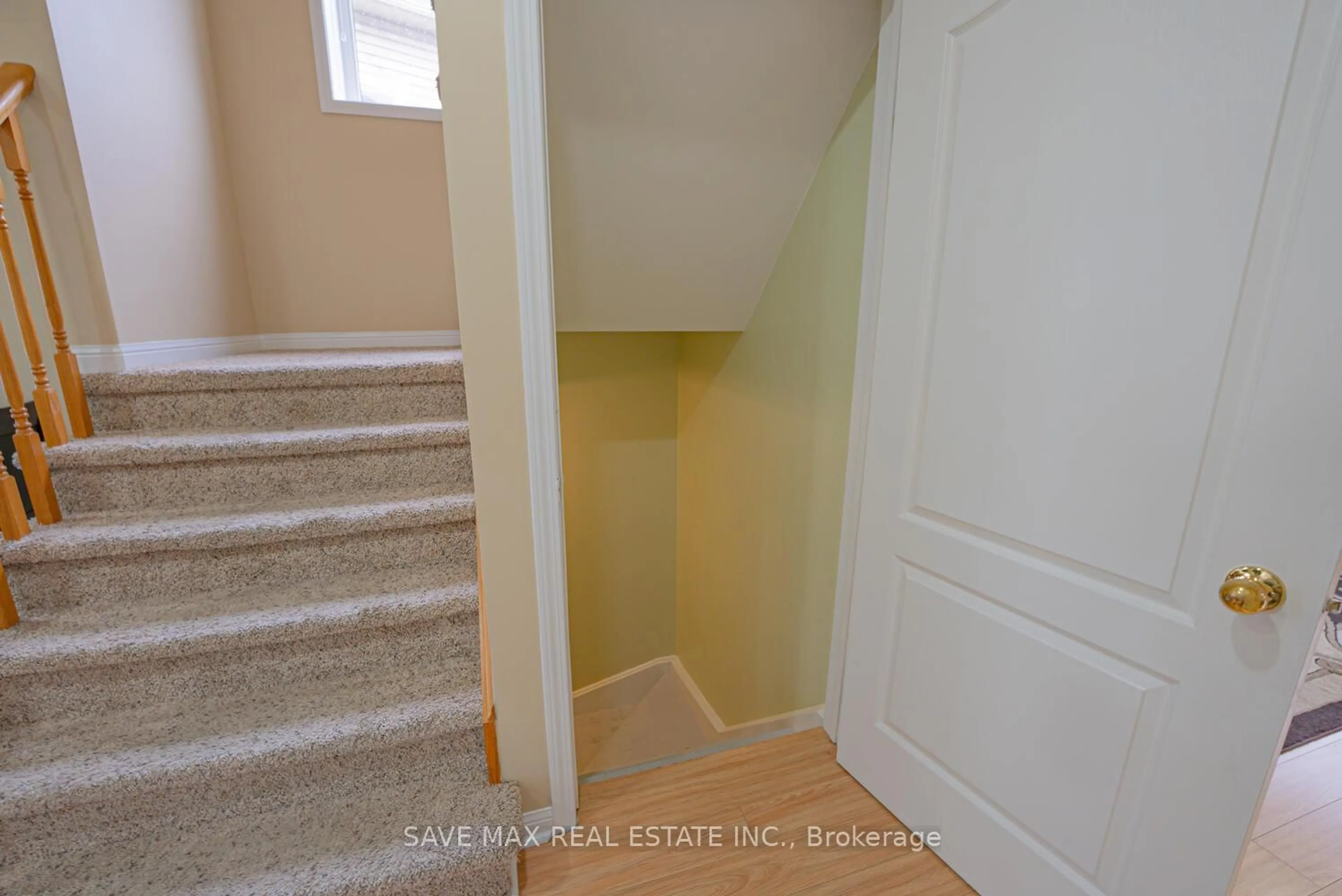 Unknown for 114 Decker Hollow Circ, Brampton Ontario L6X 0L5