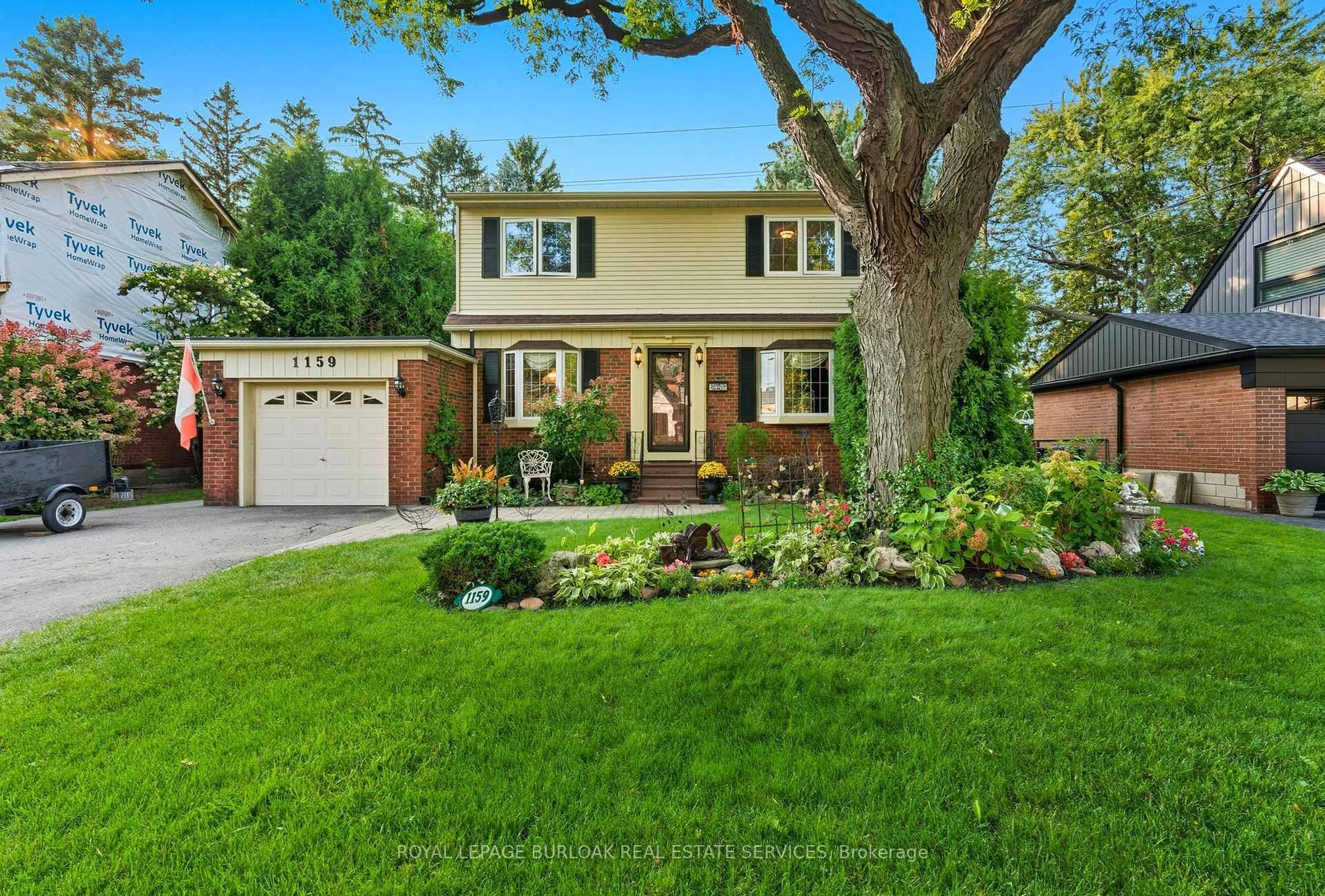 Home with brick exterior material, street for 1159 Greening Ave, Mississauga Ontario L4Y 1H3