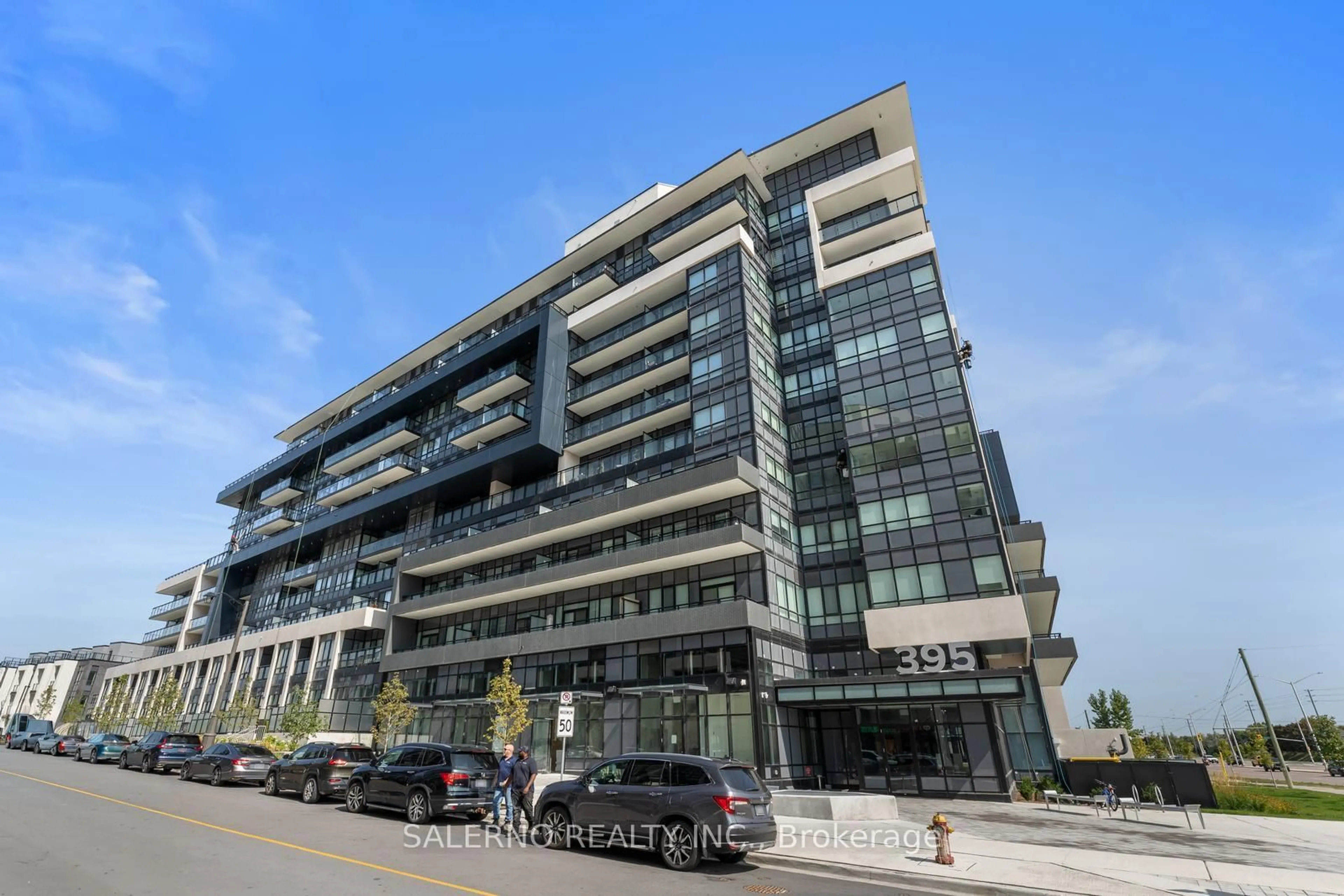 Indoor foyer for 395 Dundas St #612, Oakville Ontario L6M 5R8