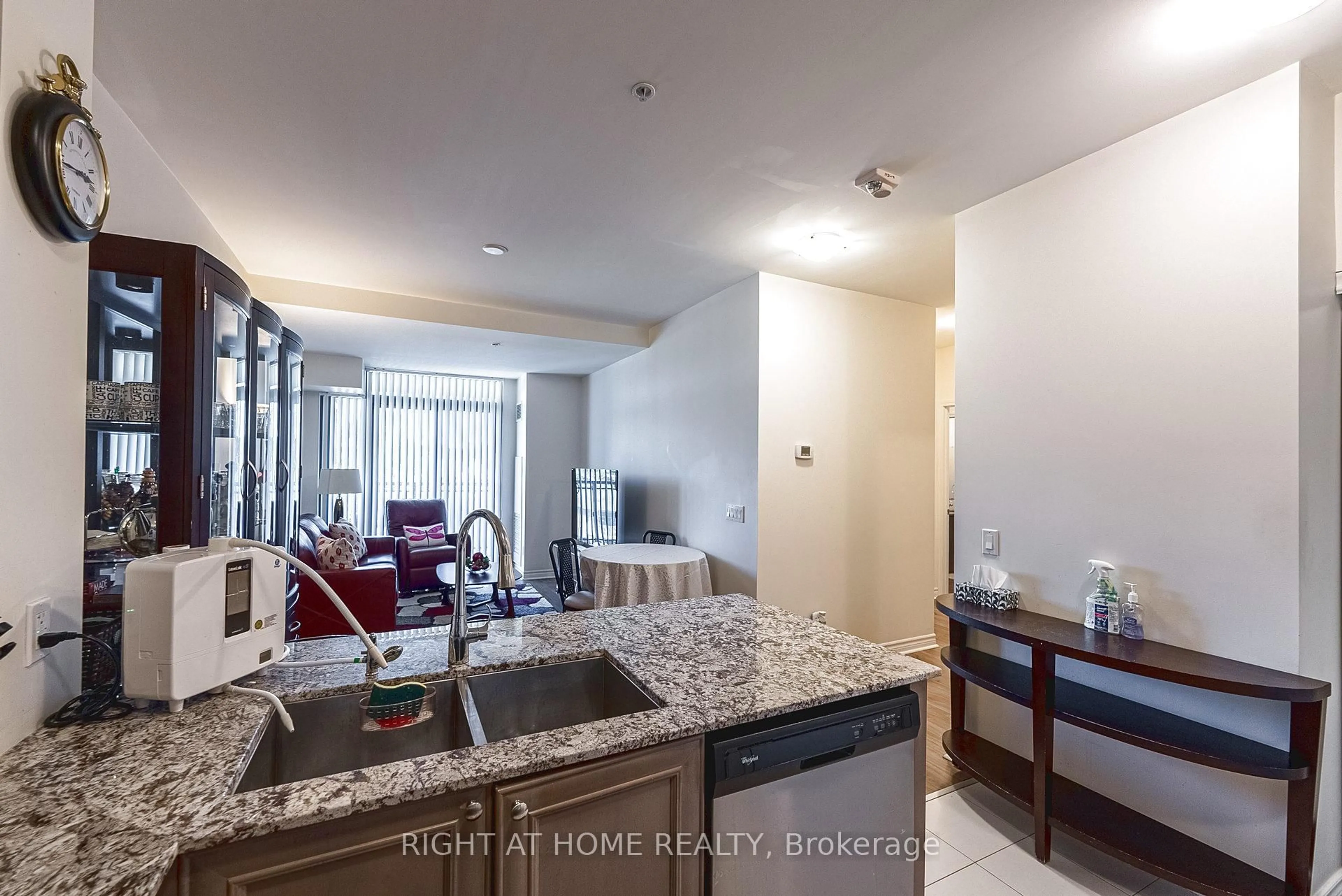 Unknown for 2522 Keele St #314, Toronto Ontario M6L 0A2